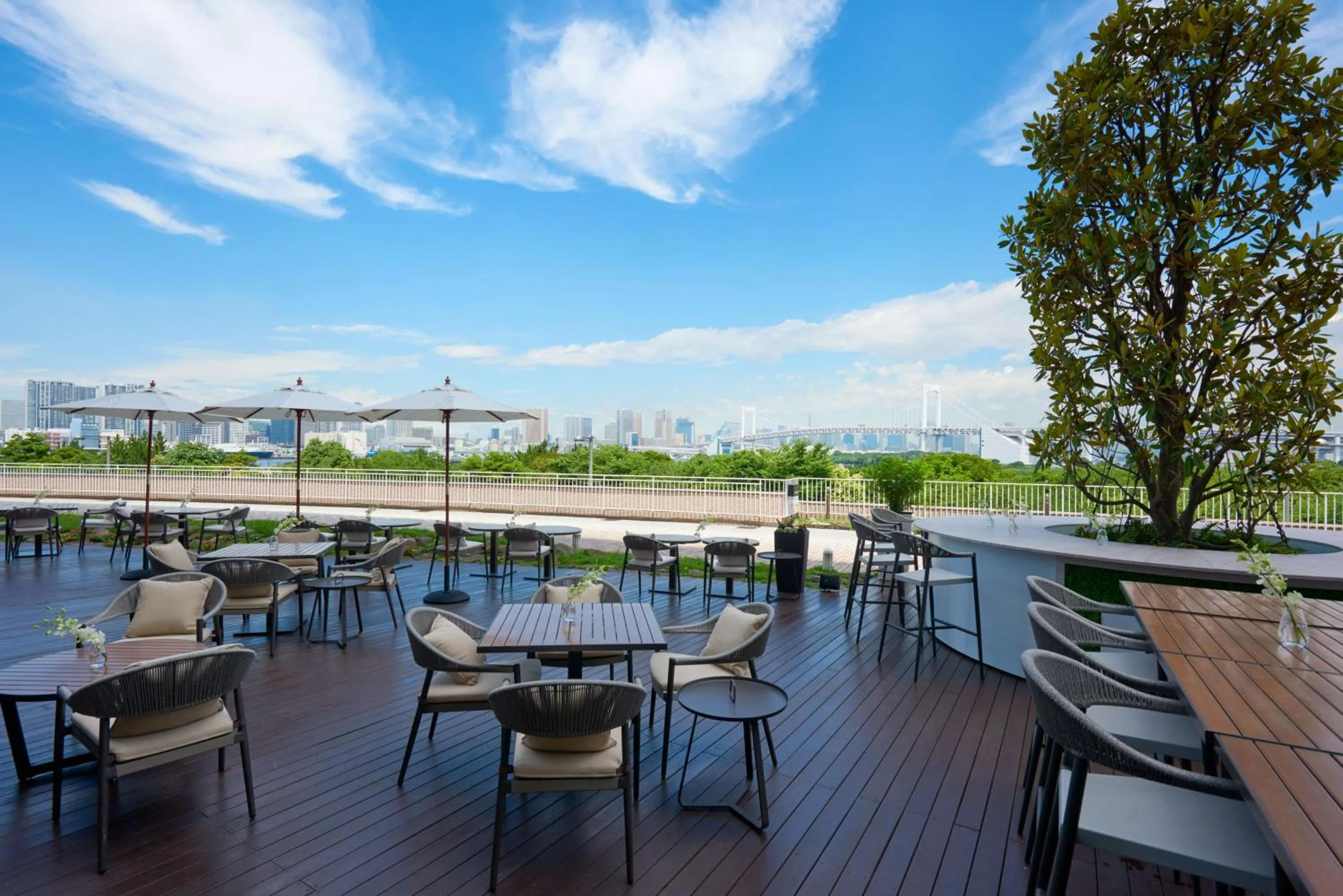 Restaurant/places to eat in Hilton Tokyo Odaiba