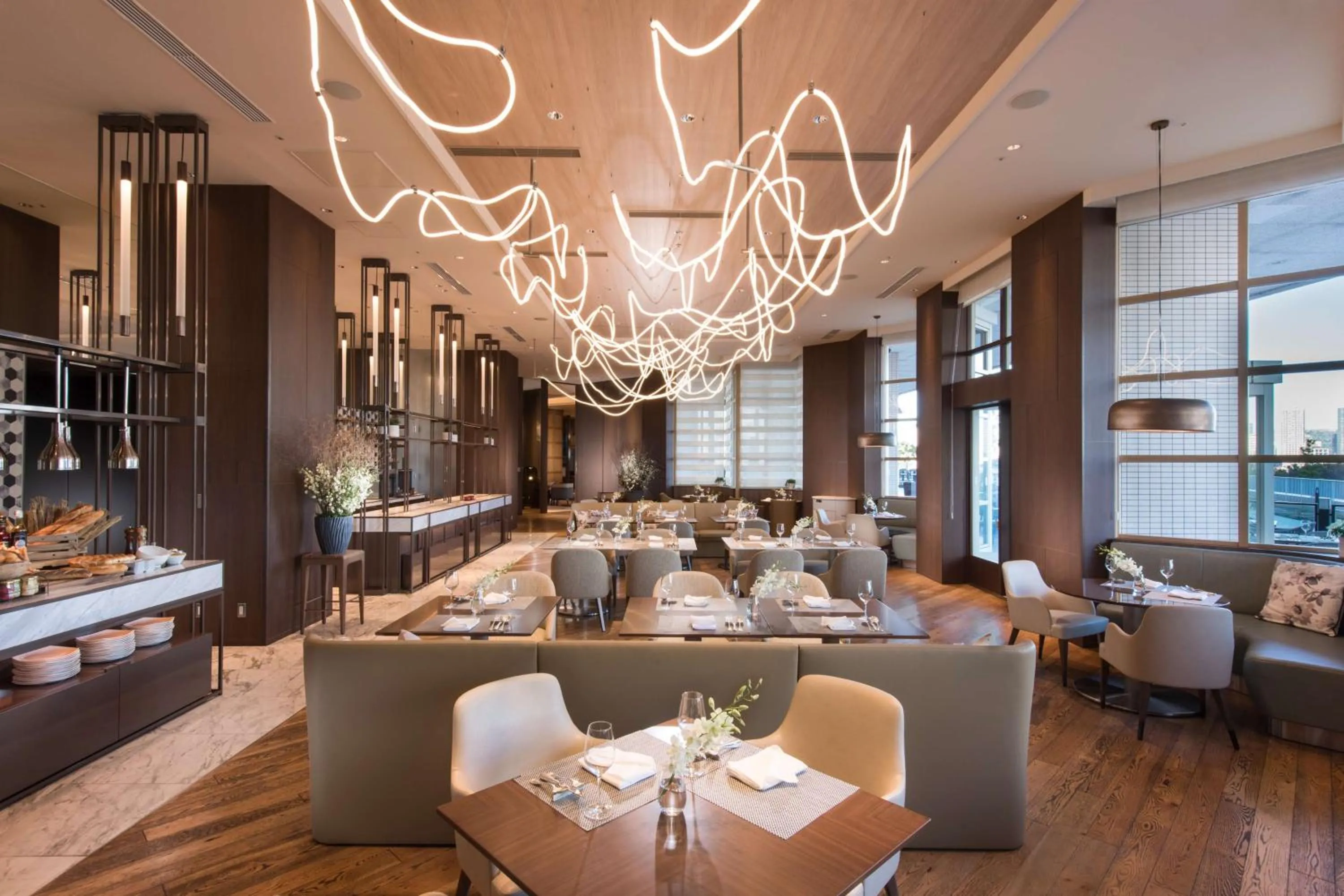 Restaurant/places to eat in Hilton Tokyo Odaiba