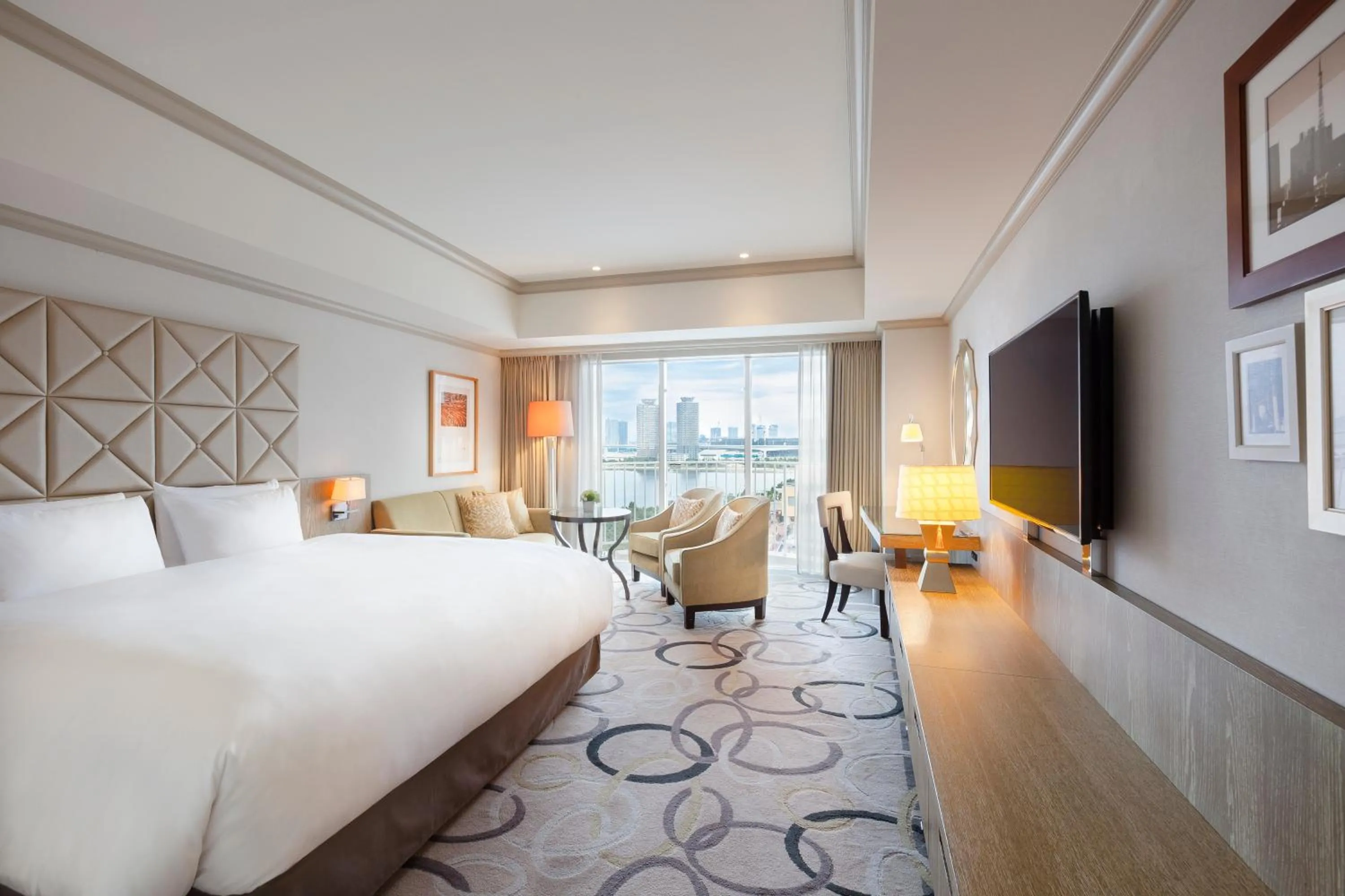 Bed in Hilton Tokyo Odaiba