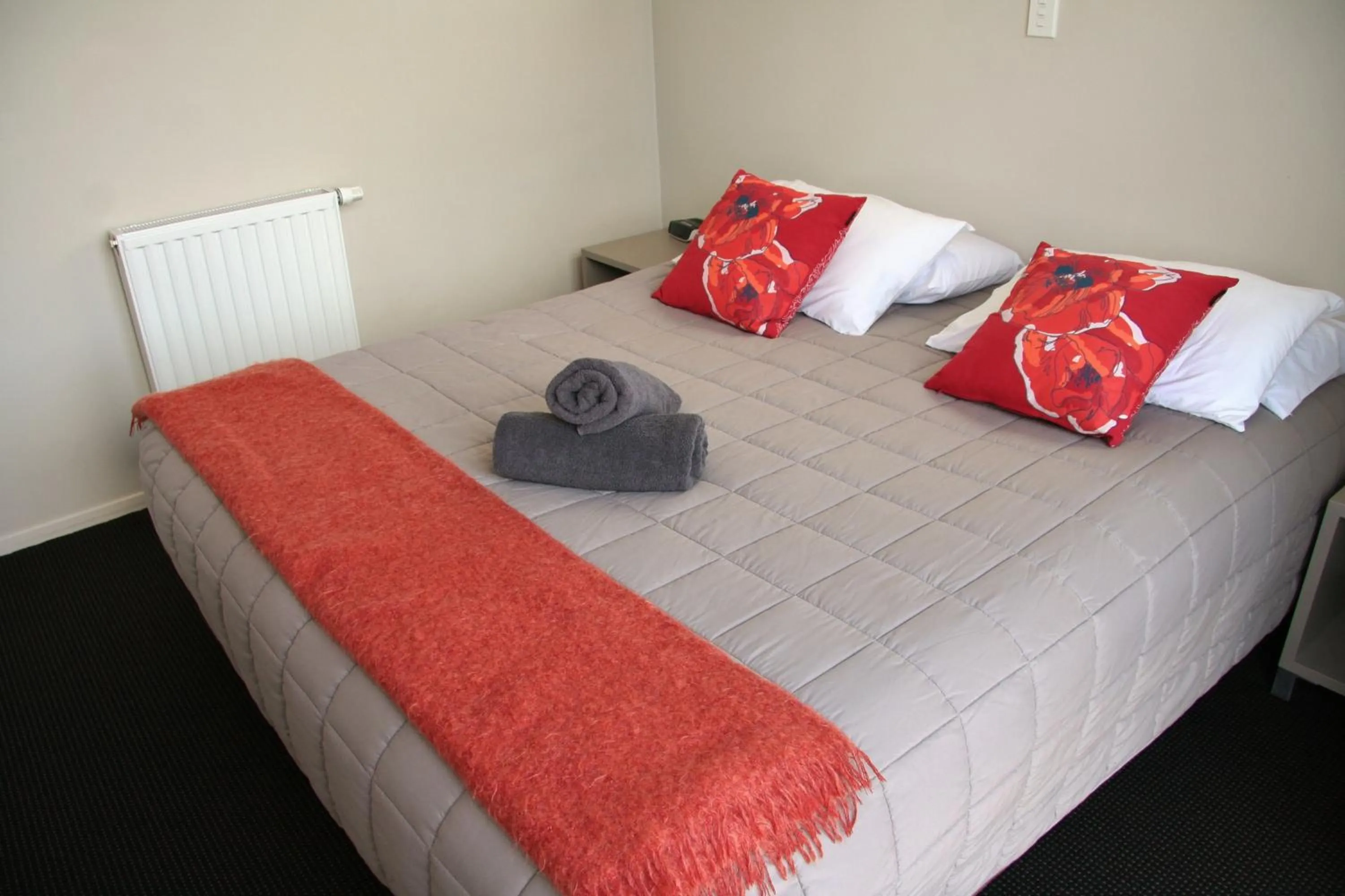 Bed in Taupo Debretts Spa Resort