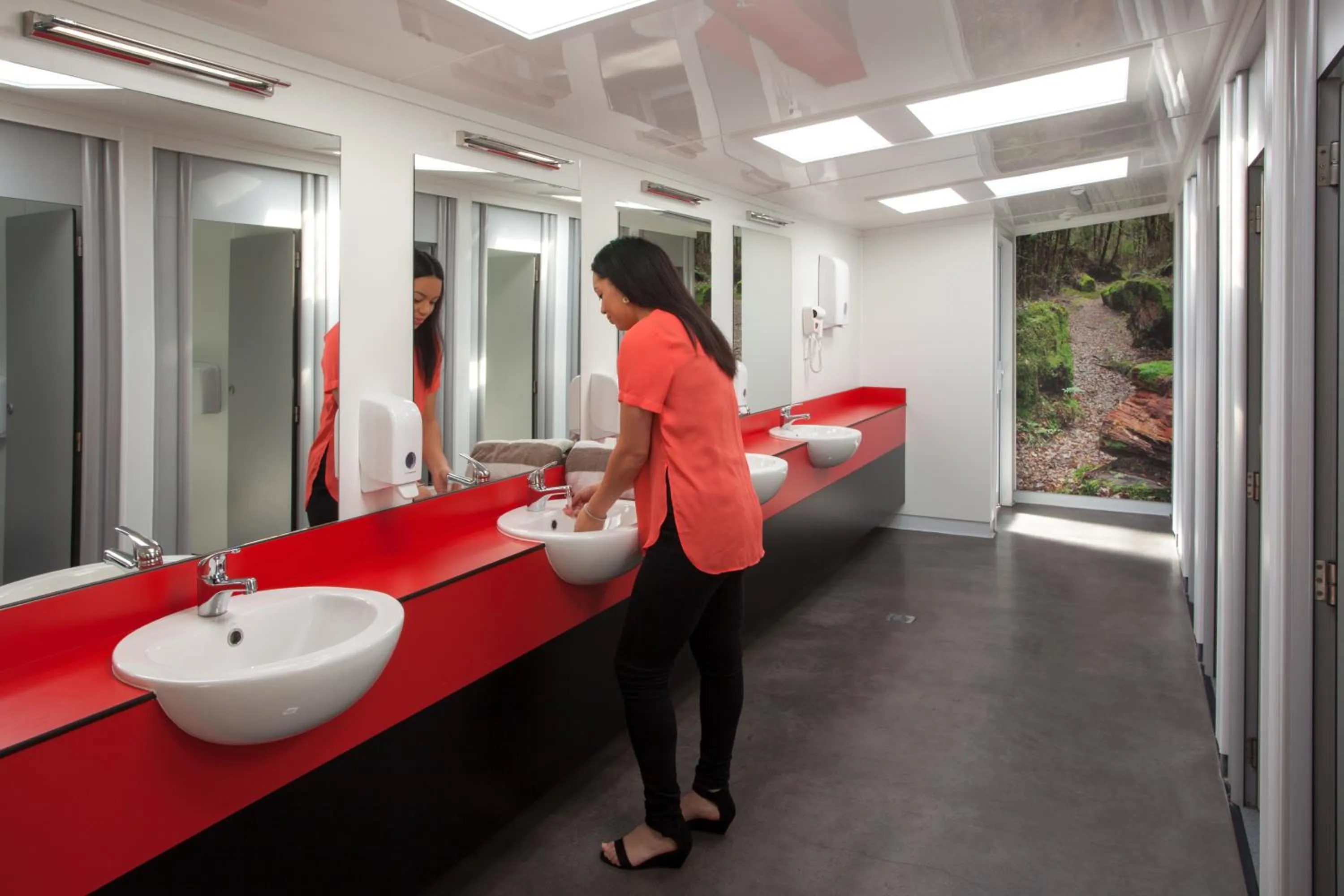 Toilet in Taupo Debretts Spa Resort