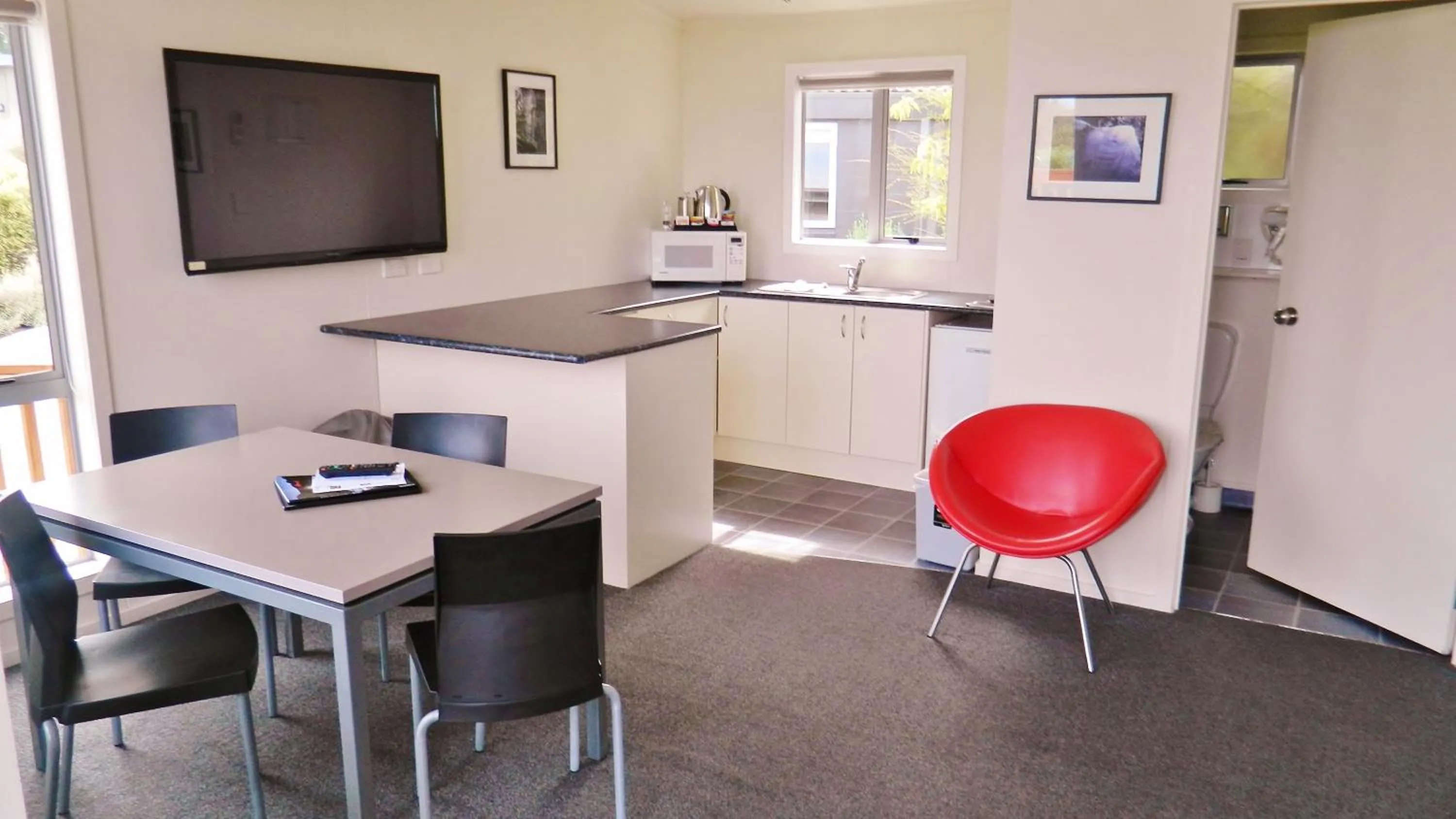 Kitchen or kitchenette in Taupo Debretts Spa Resort