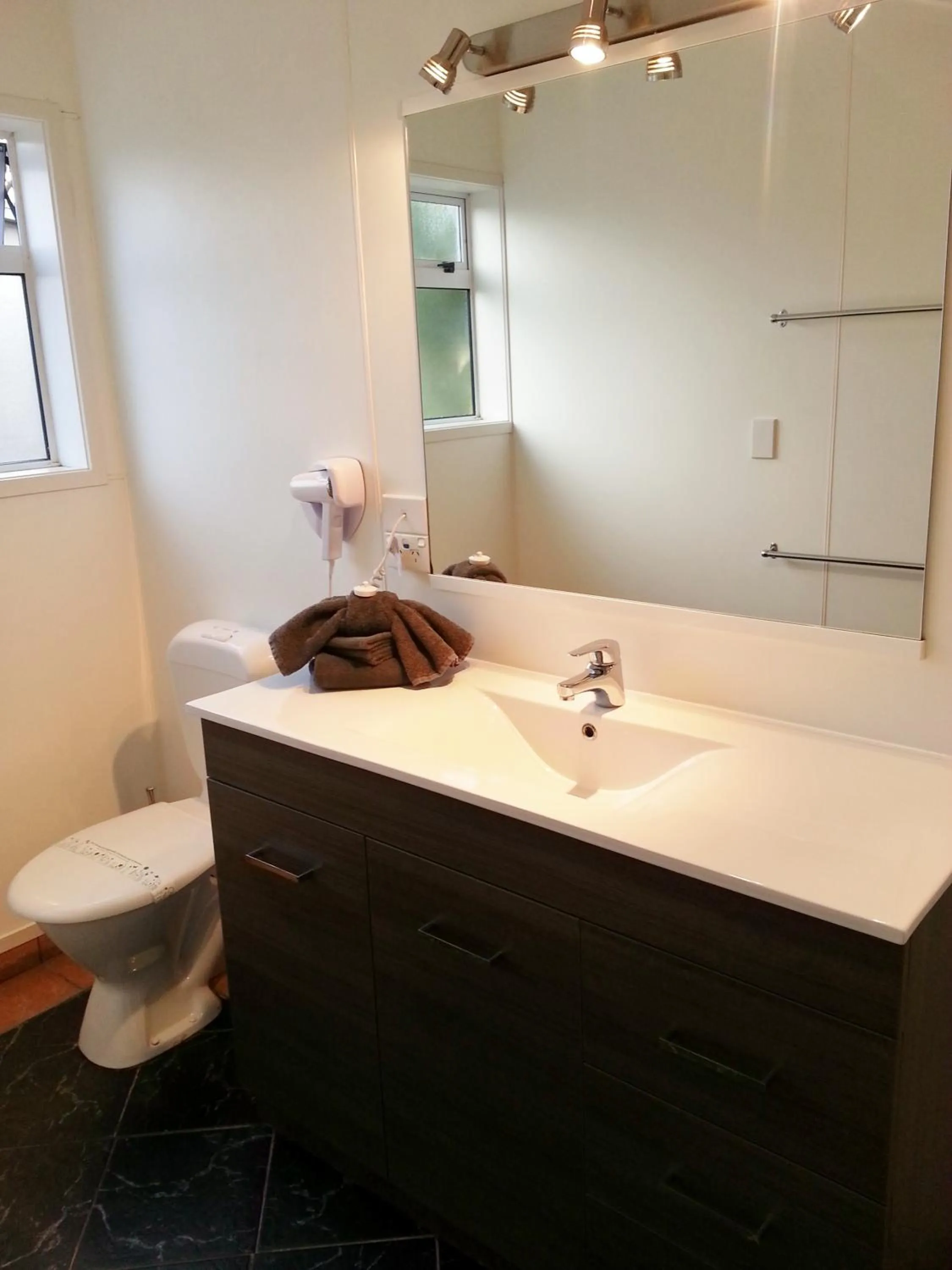 Bathroom in Taupo Debretts Spa Resort