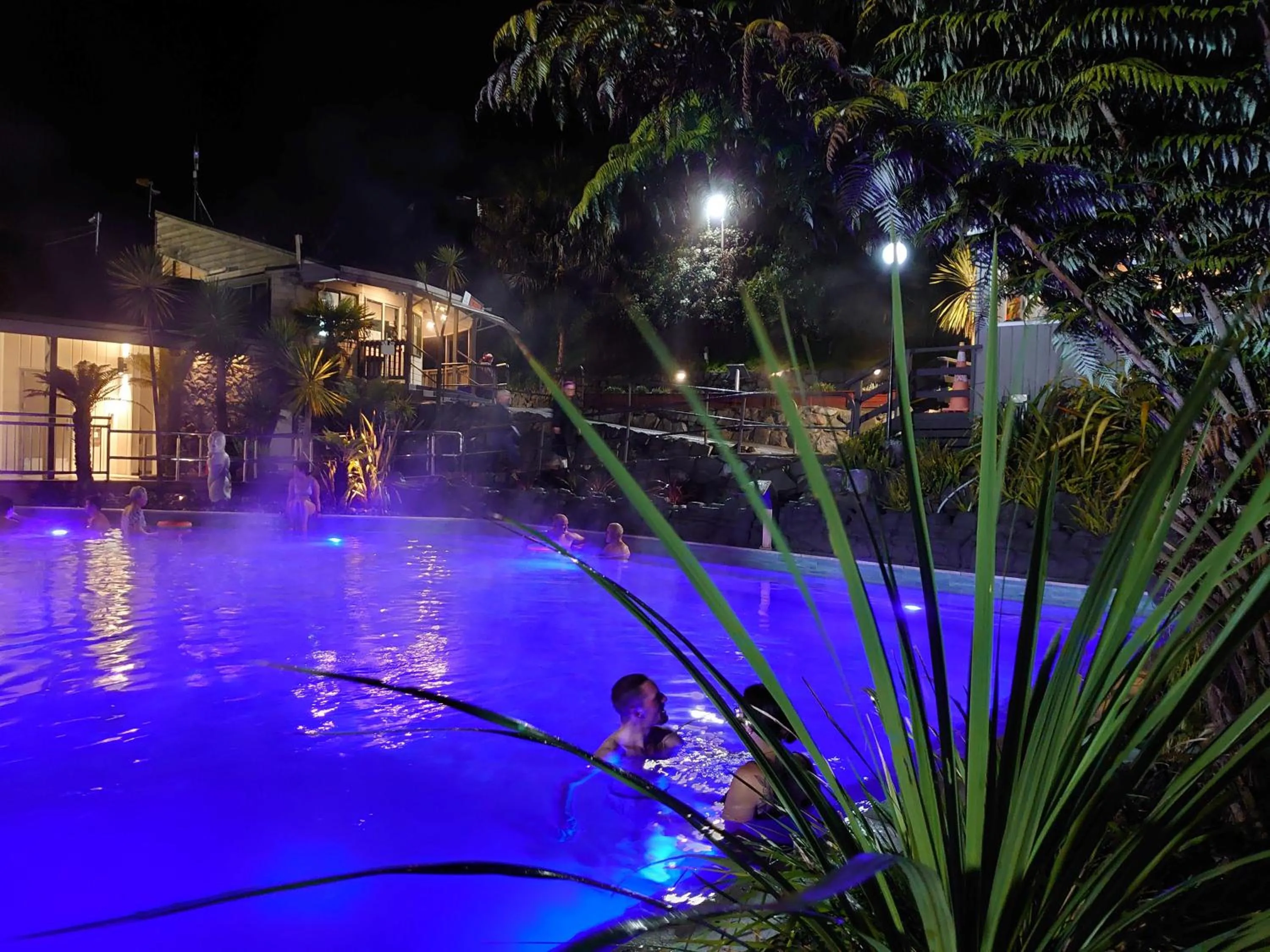 Swimming pool in Taupo Debretts Spa Resort