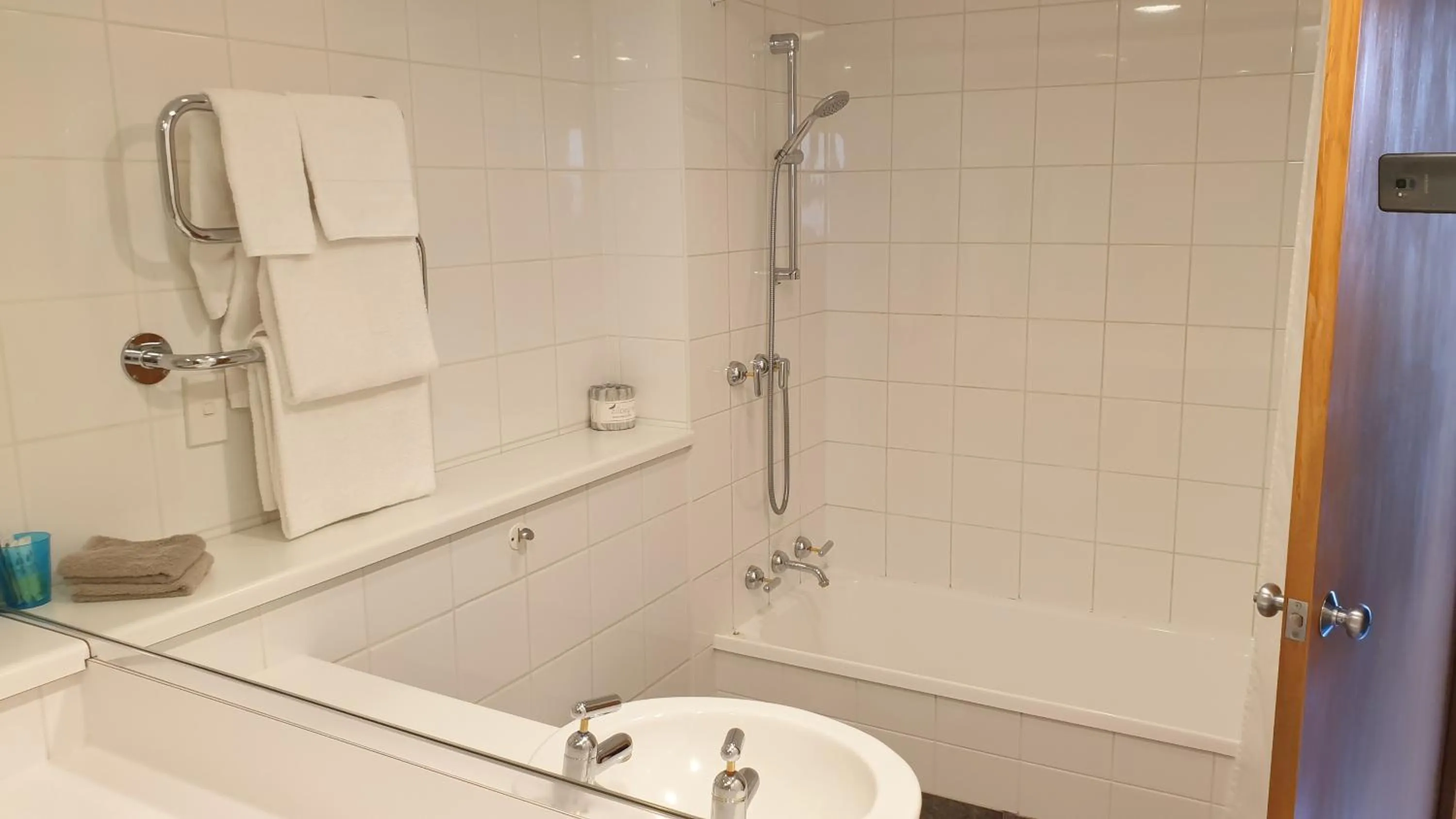 Bathroom in 97 Motel Moray