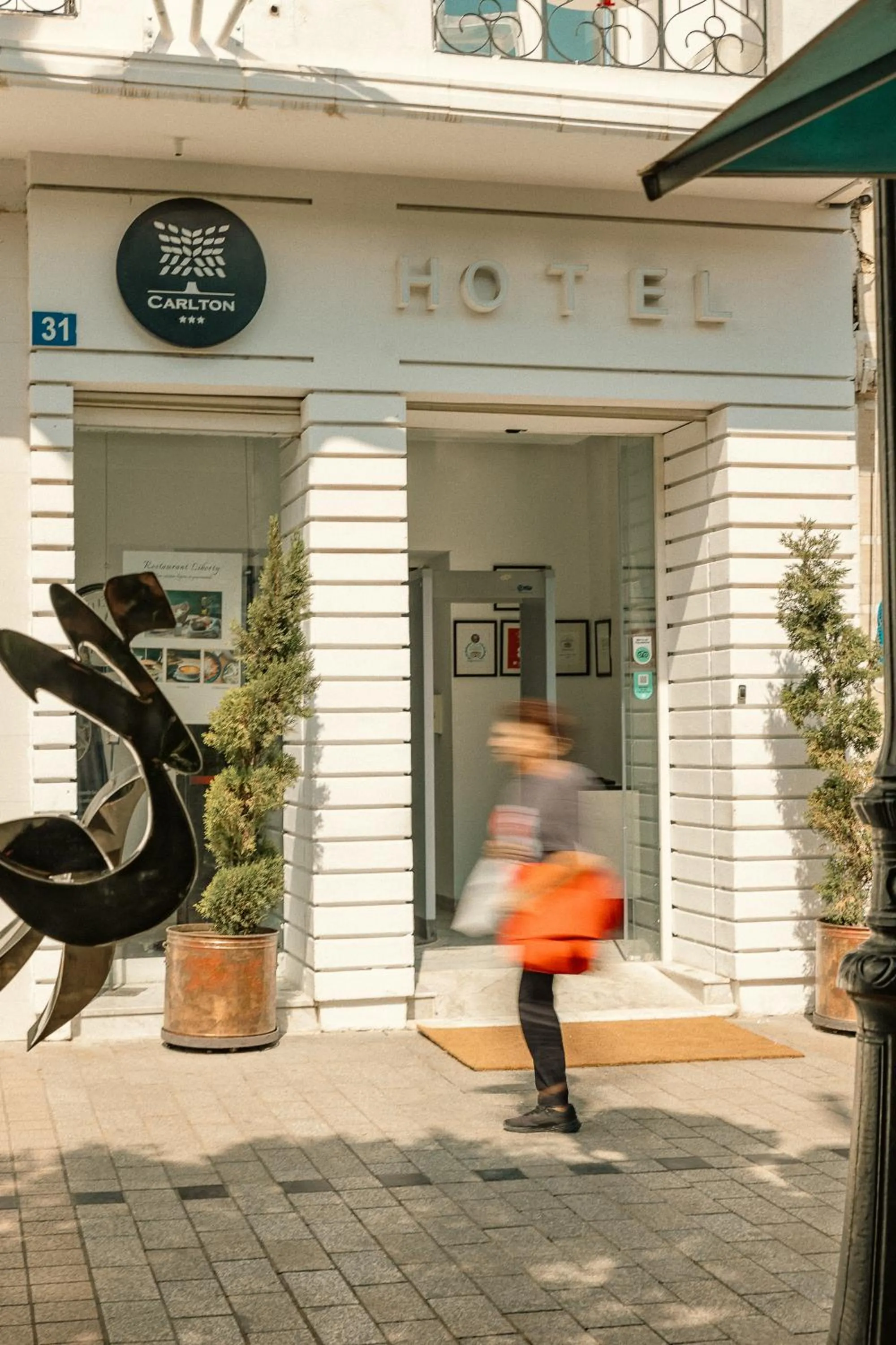 Facade/entrance in Hotel Carlton