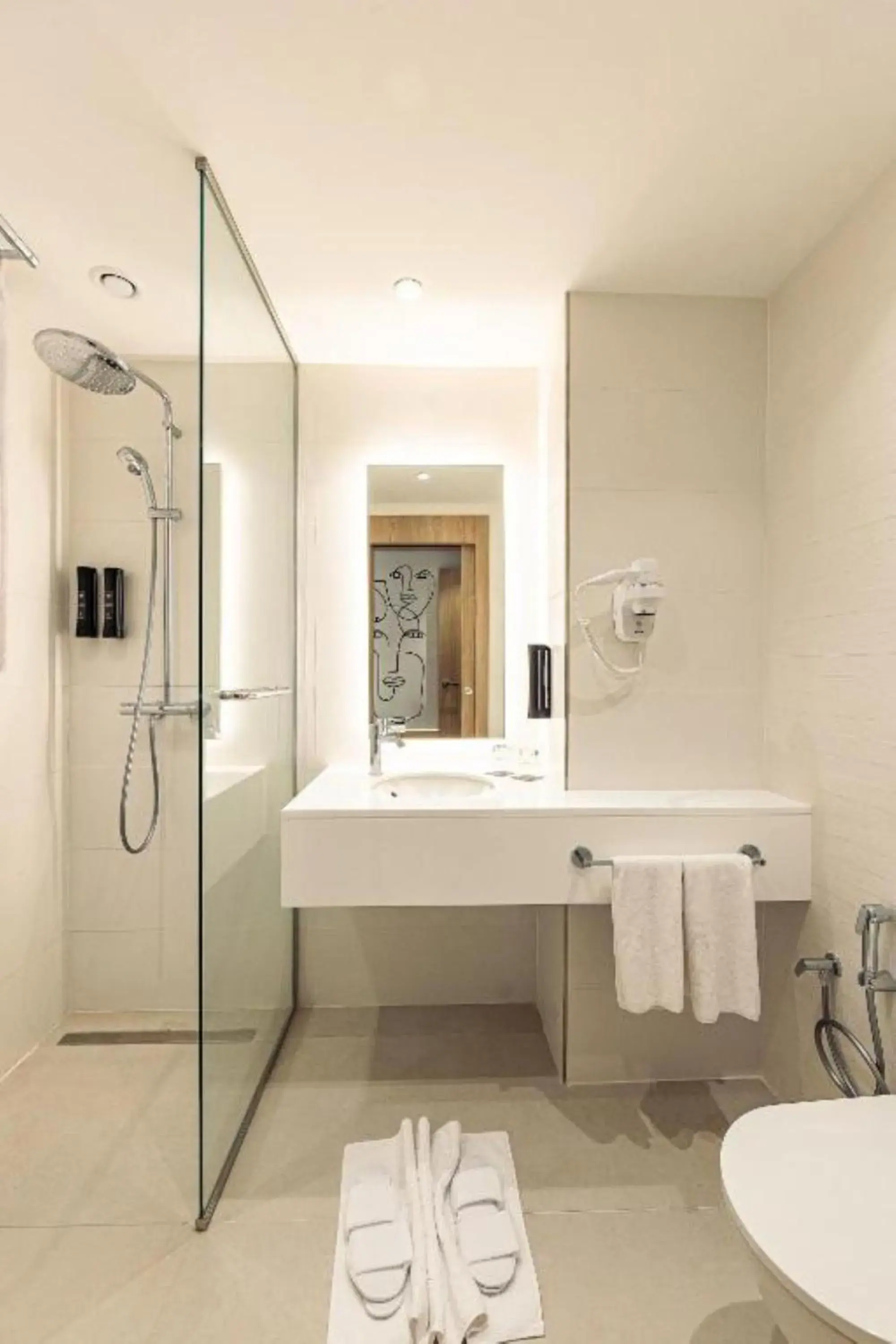 Superior Room - single occupancy in Hotel Carlton Superior Room - single occupancy in Hotel Carlton