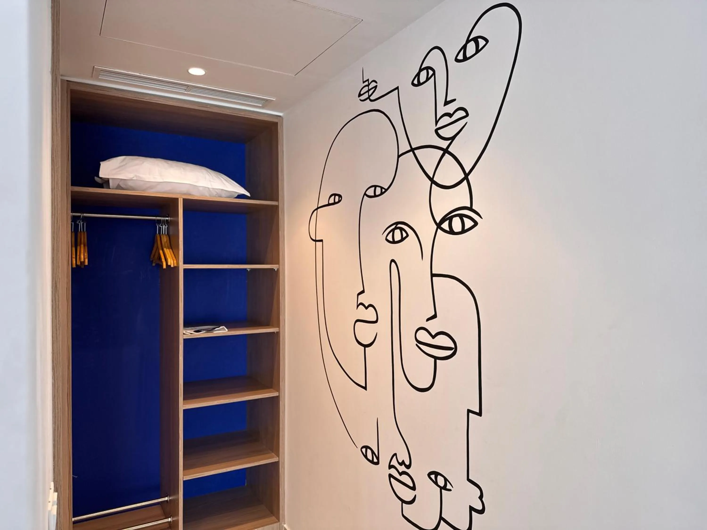 wardrobe in Hotel Carlton