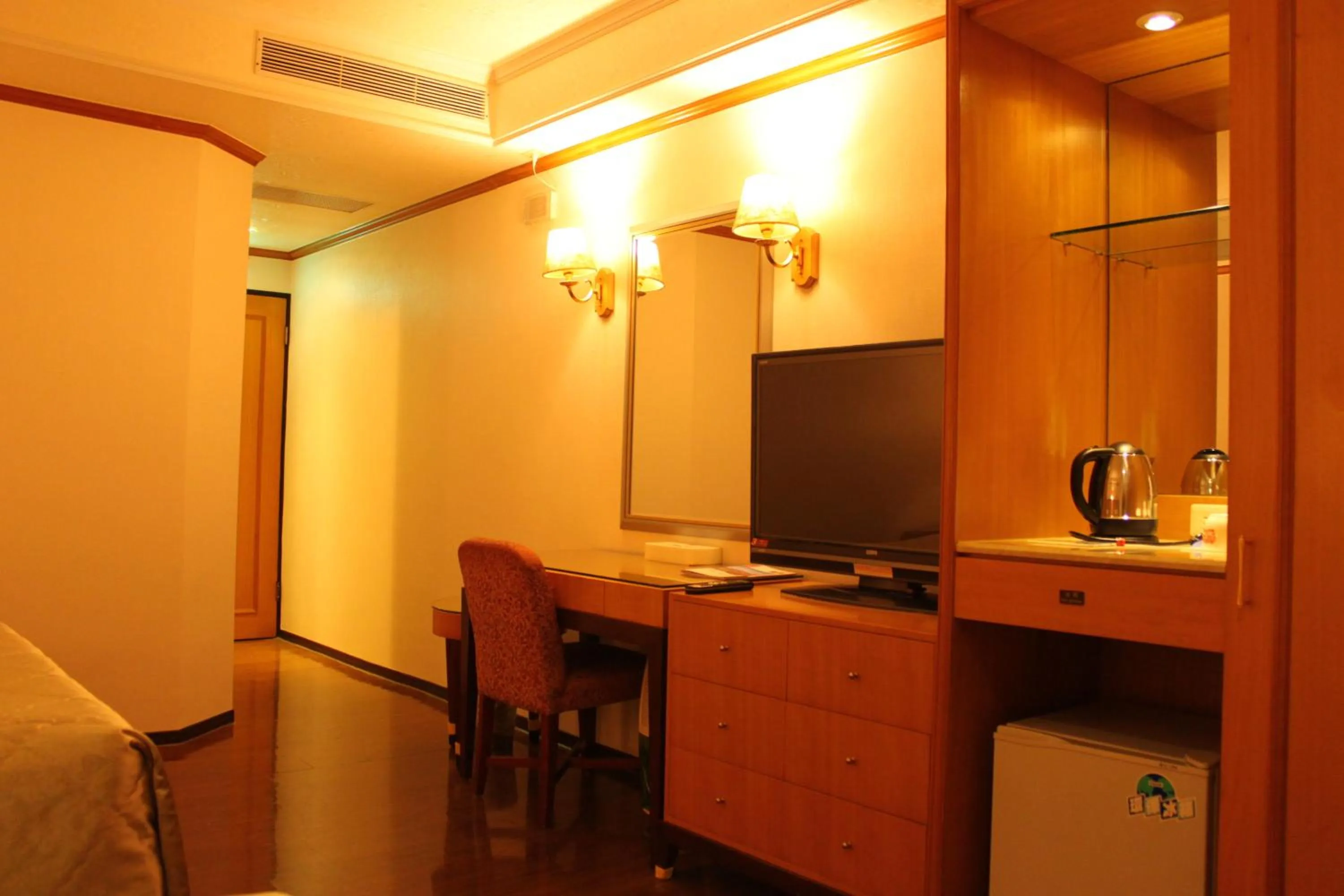 Beverly Commercial Motel