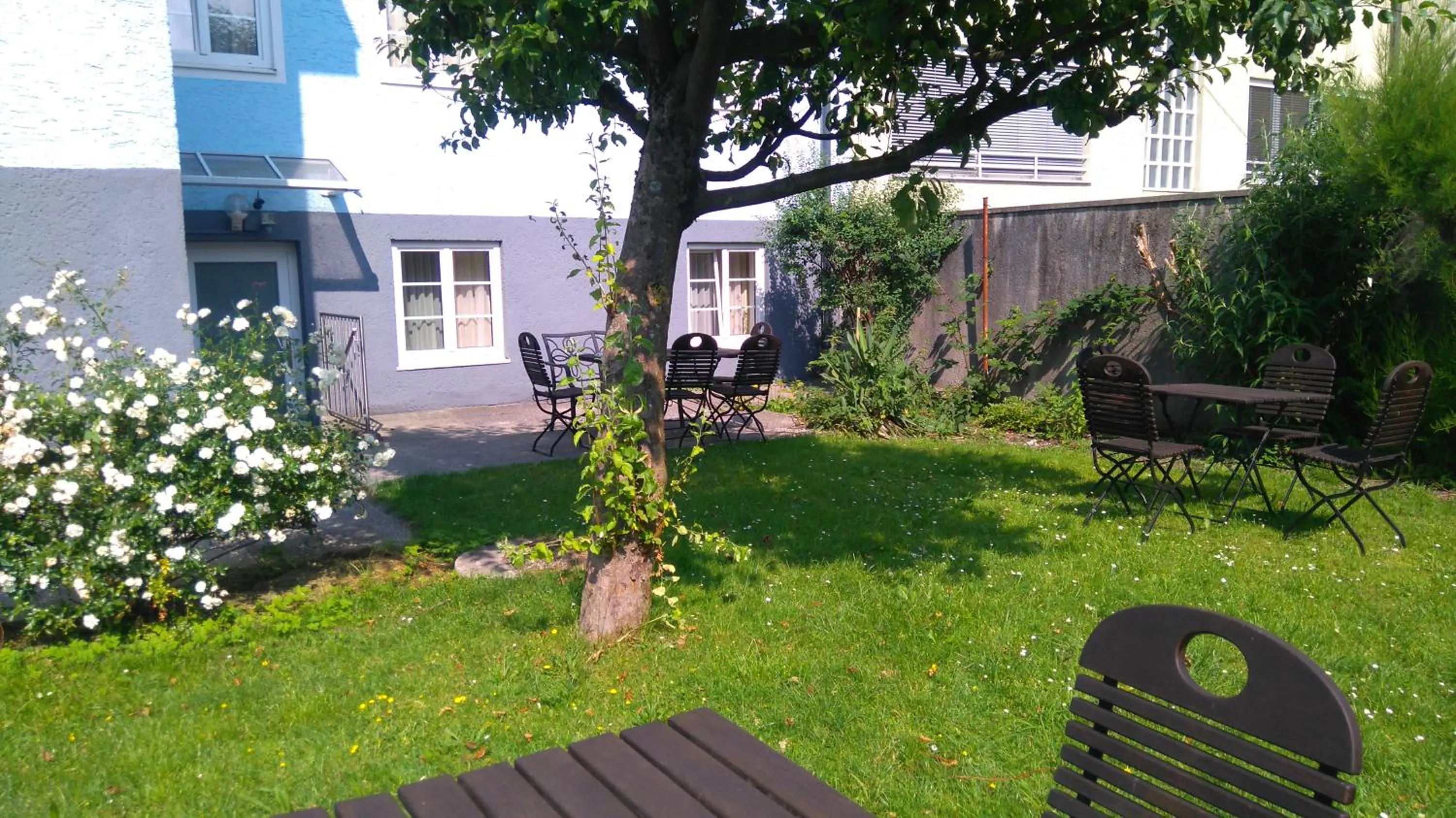 Garden in Pension Elisabeth - Rooms & Apartments