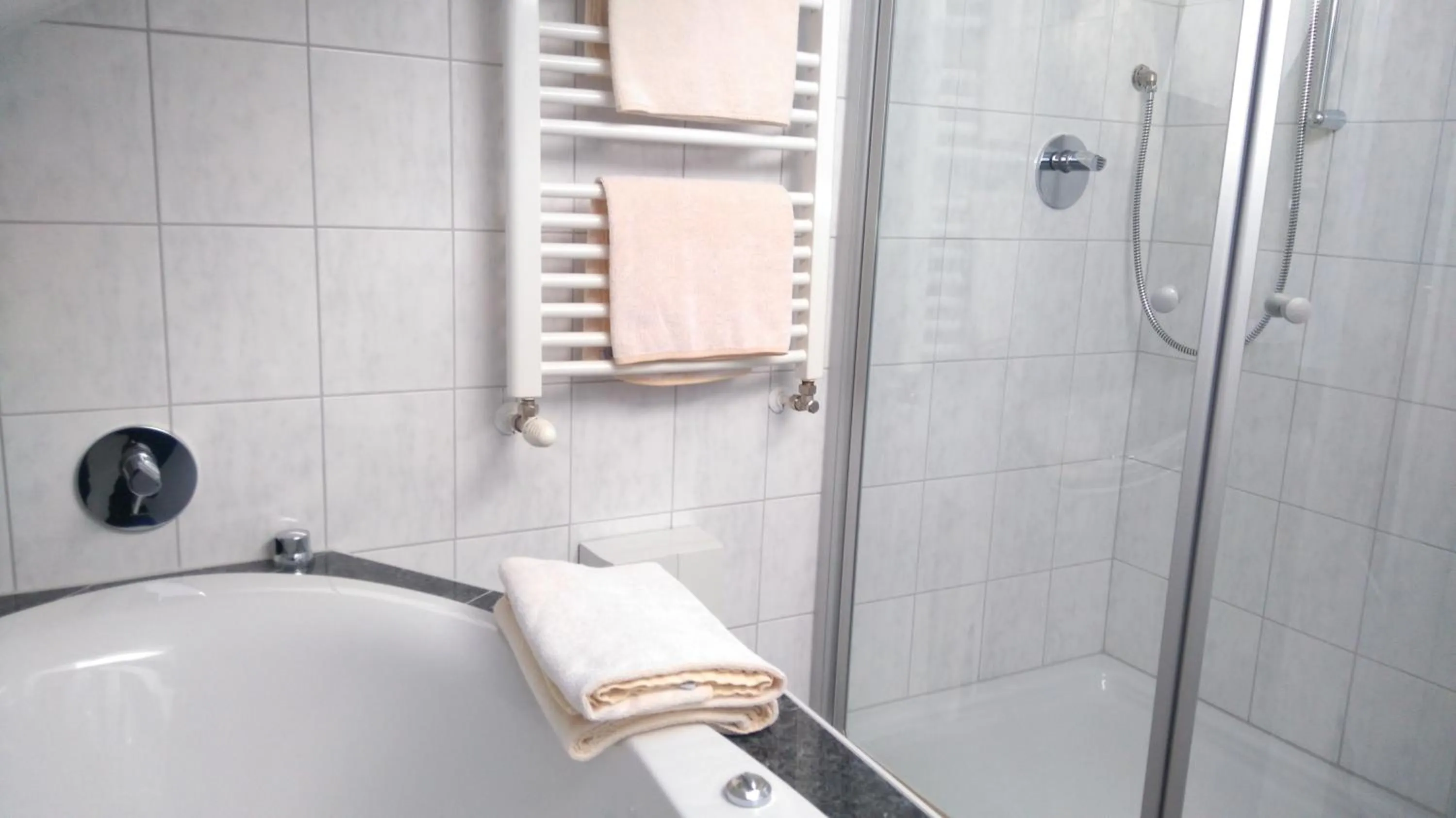 Bathroom in Pension Elisabeth - Rooms & Apartments