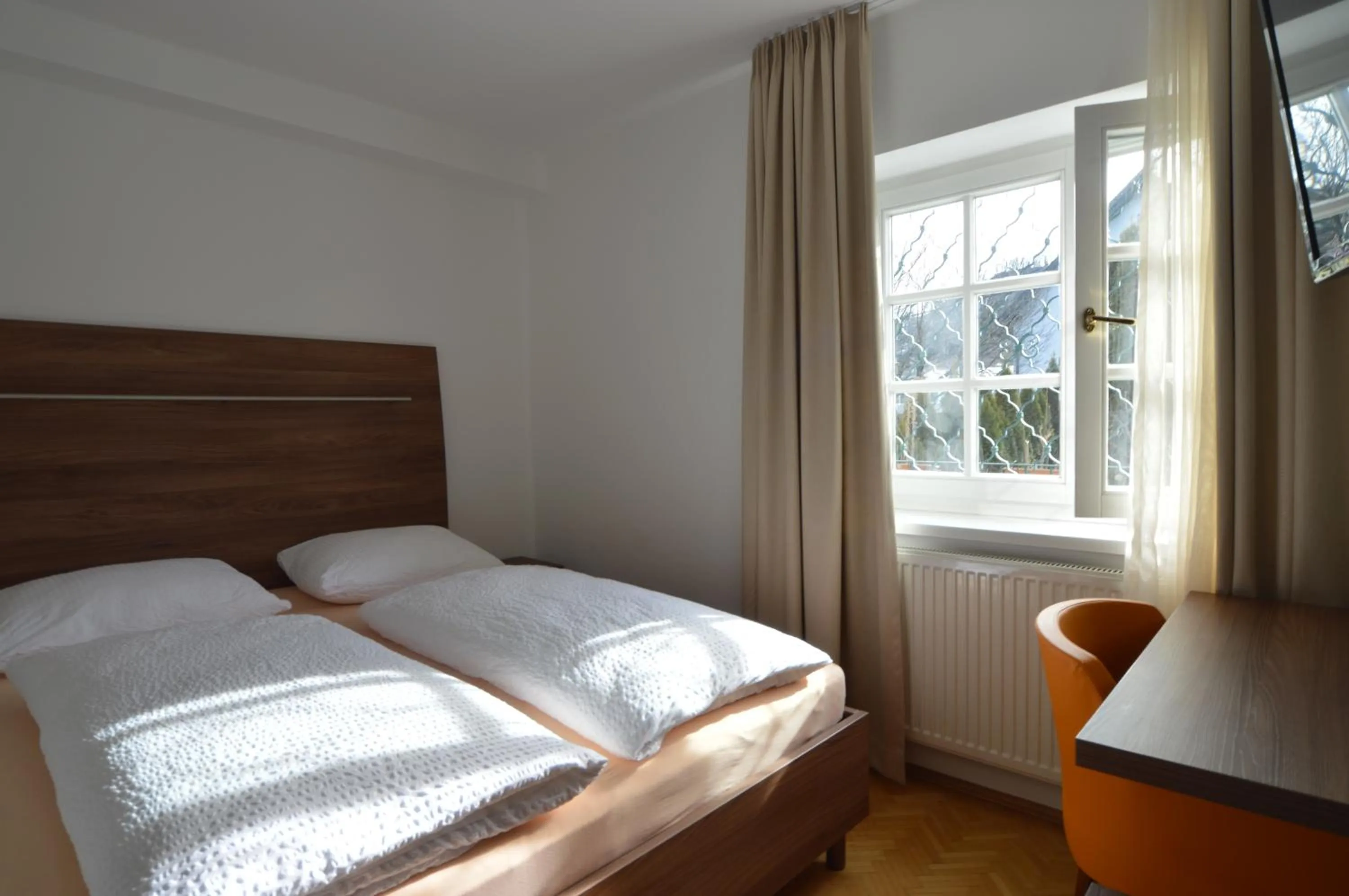 Bedroom, Bed in Pension Elisabeth - Rooms & Apartments