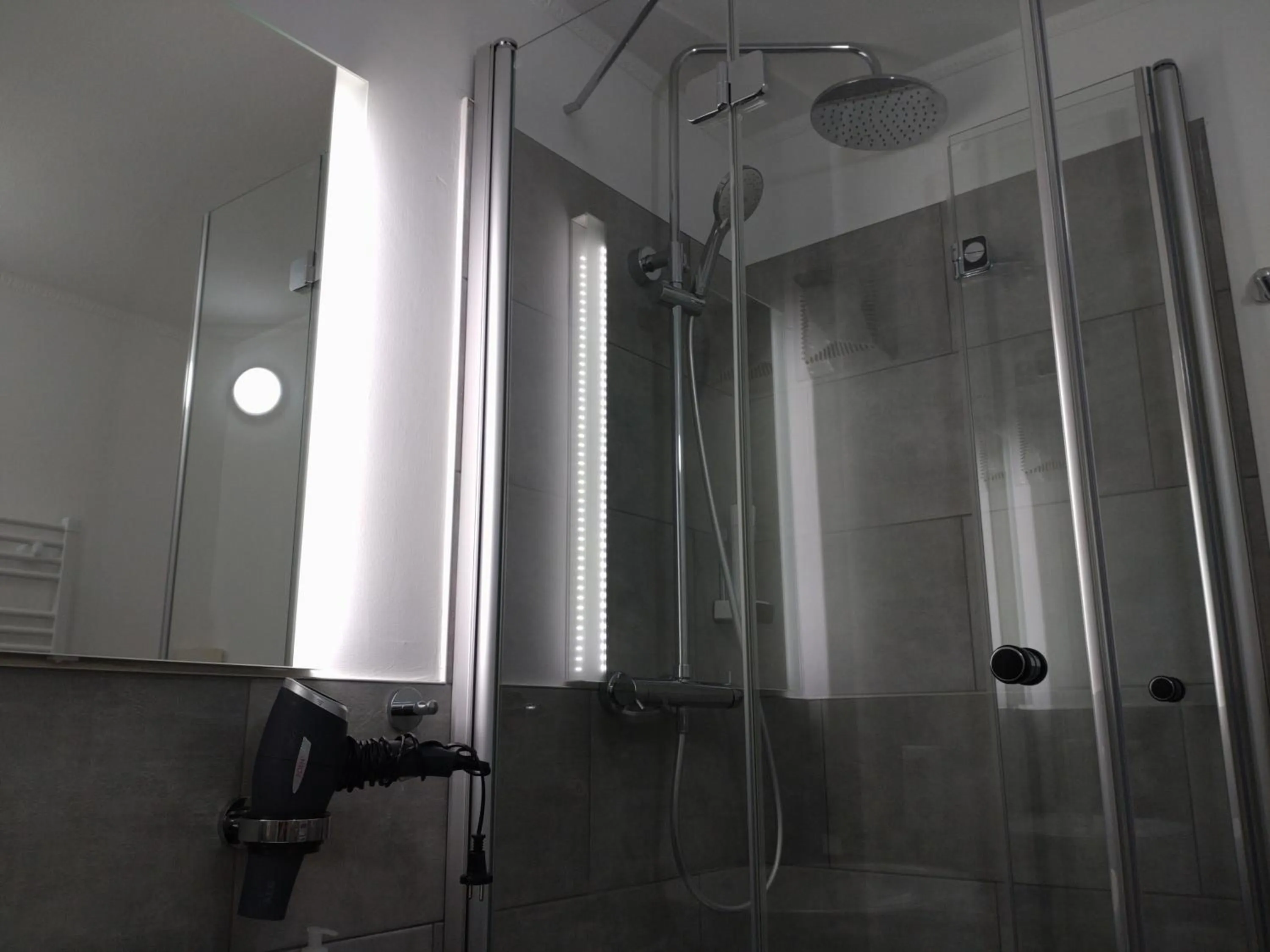 Bathroom in Pension Elisabeth - Rooms & Apartments