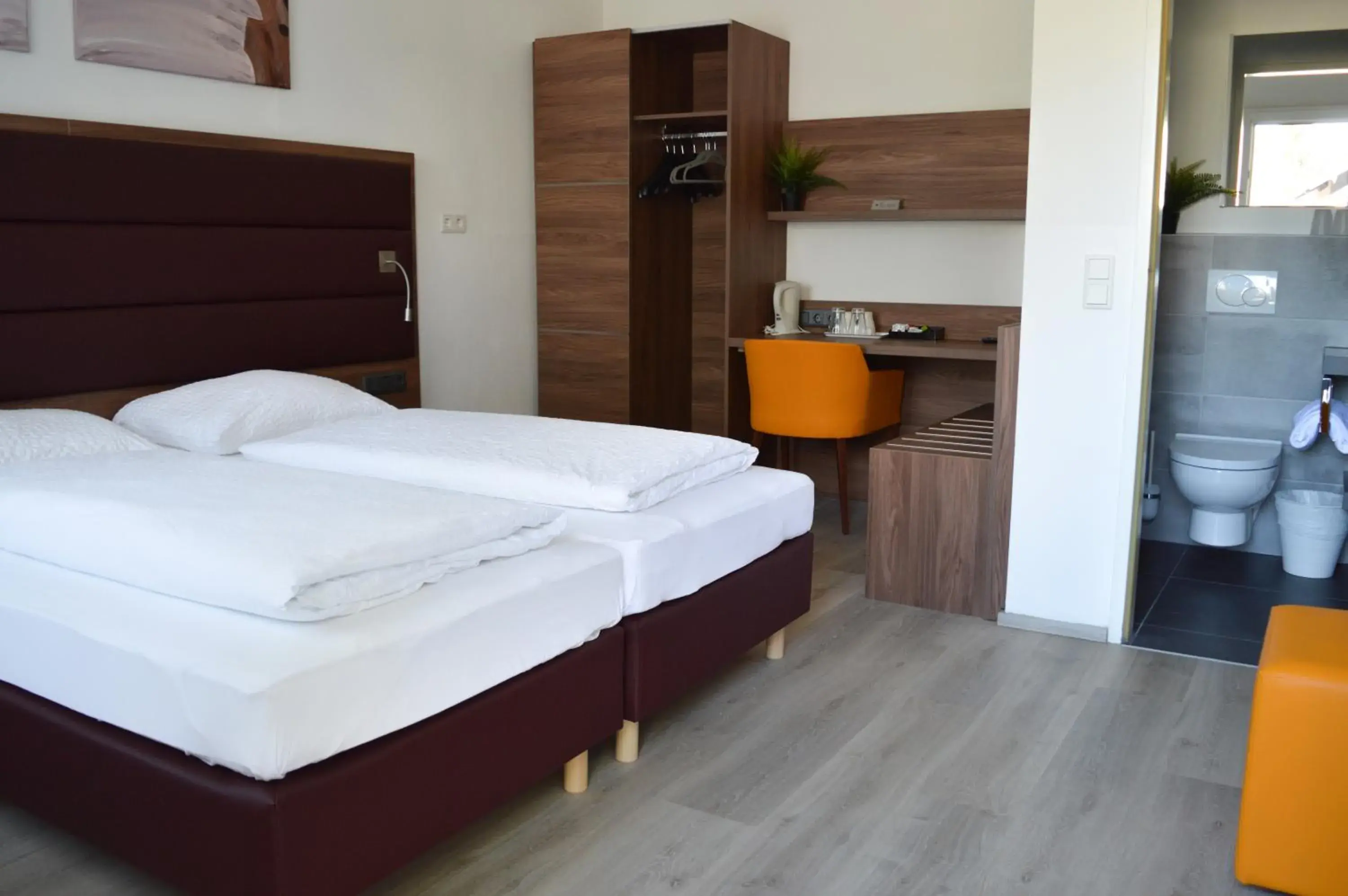 Twin Room - Annex in Pension Elisabeth - Rooms & Apartments Twin Room - Annex in Pension Elisabeth - Rooms & Apartments