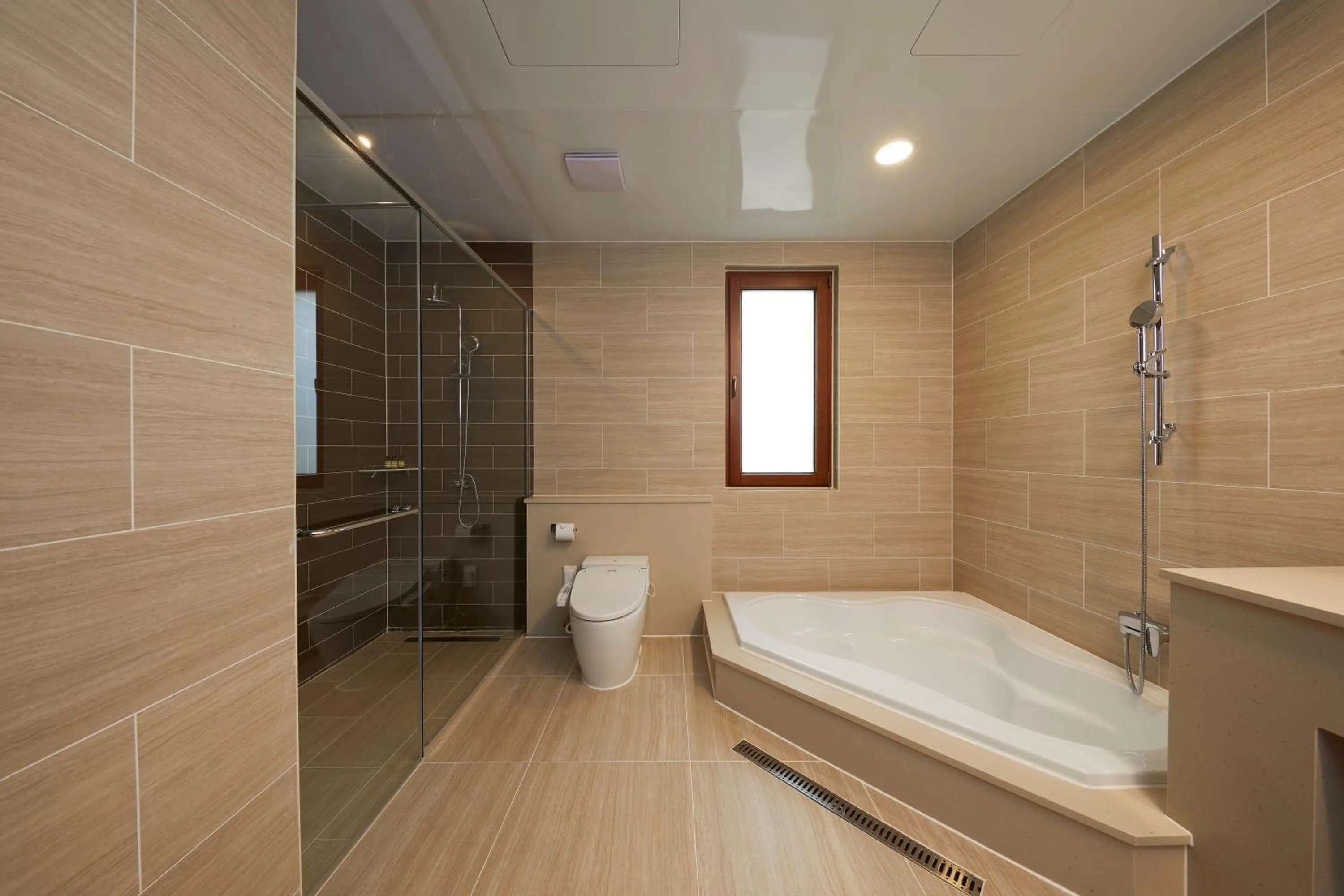 Camphortree Hotel and Resort