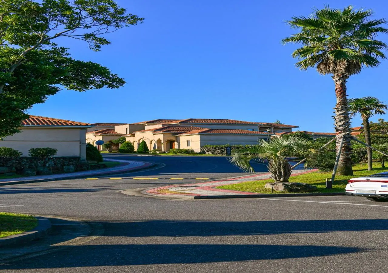 Camphortree Hotel and Resort