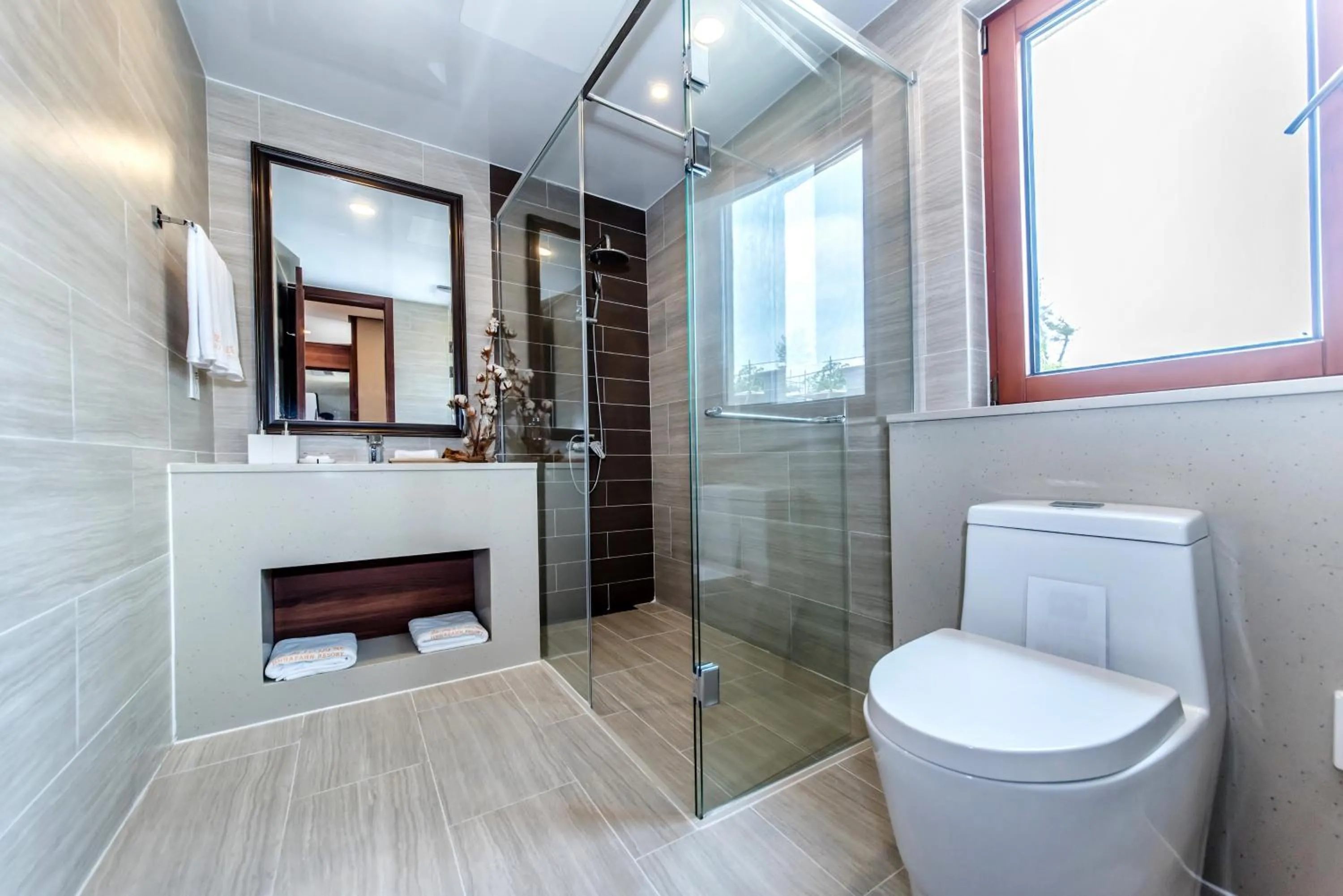 Camphortree Hotel and Resort