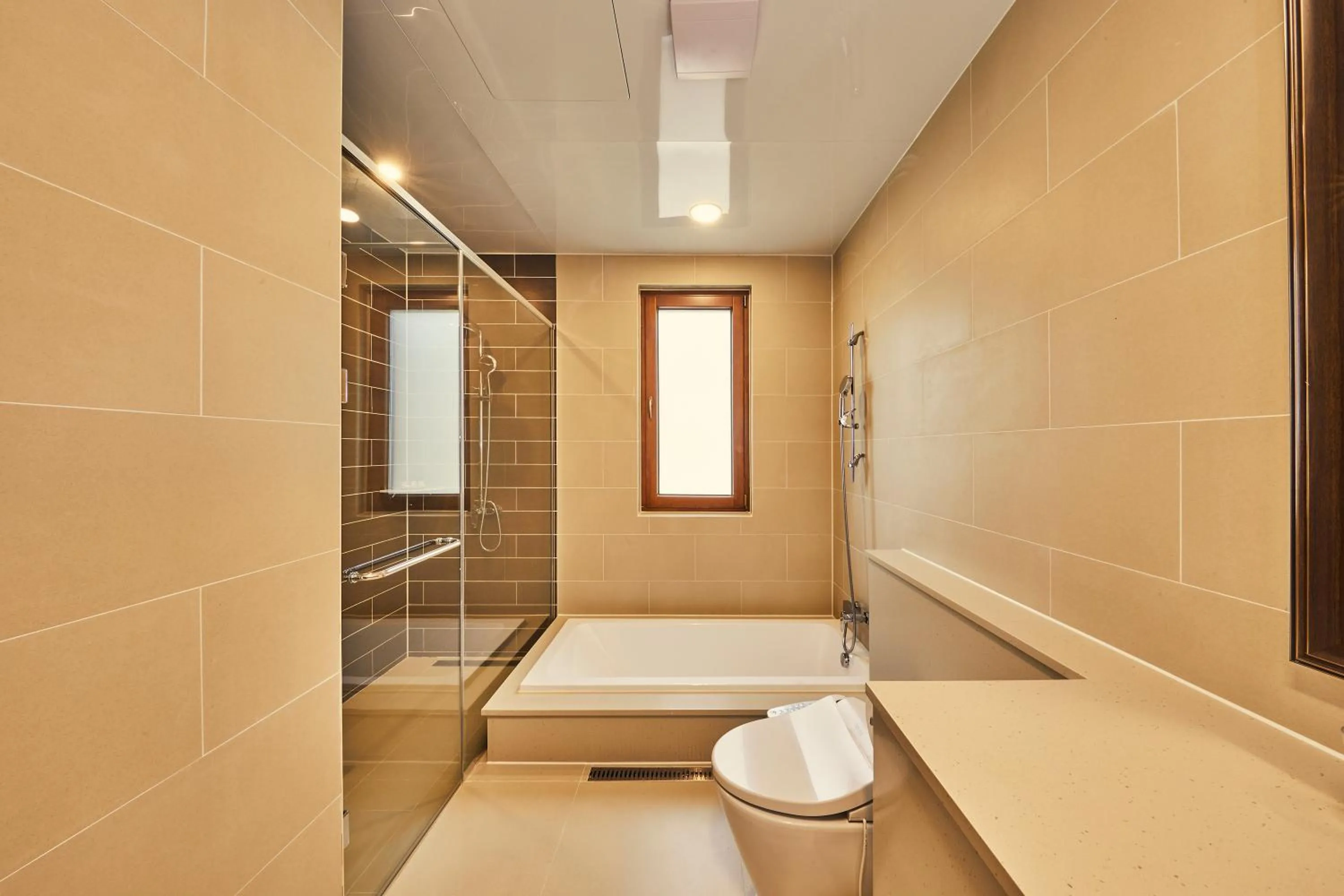 Camphortree Hotel and Resort