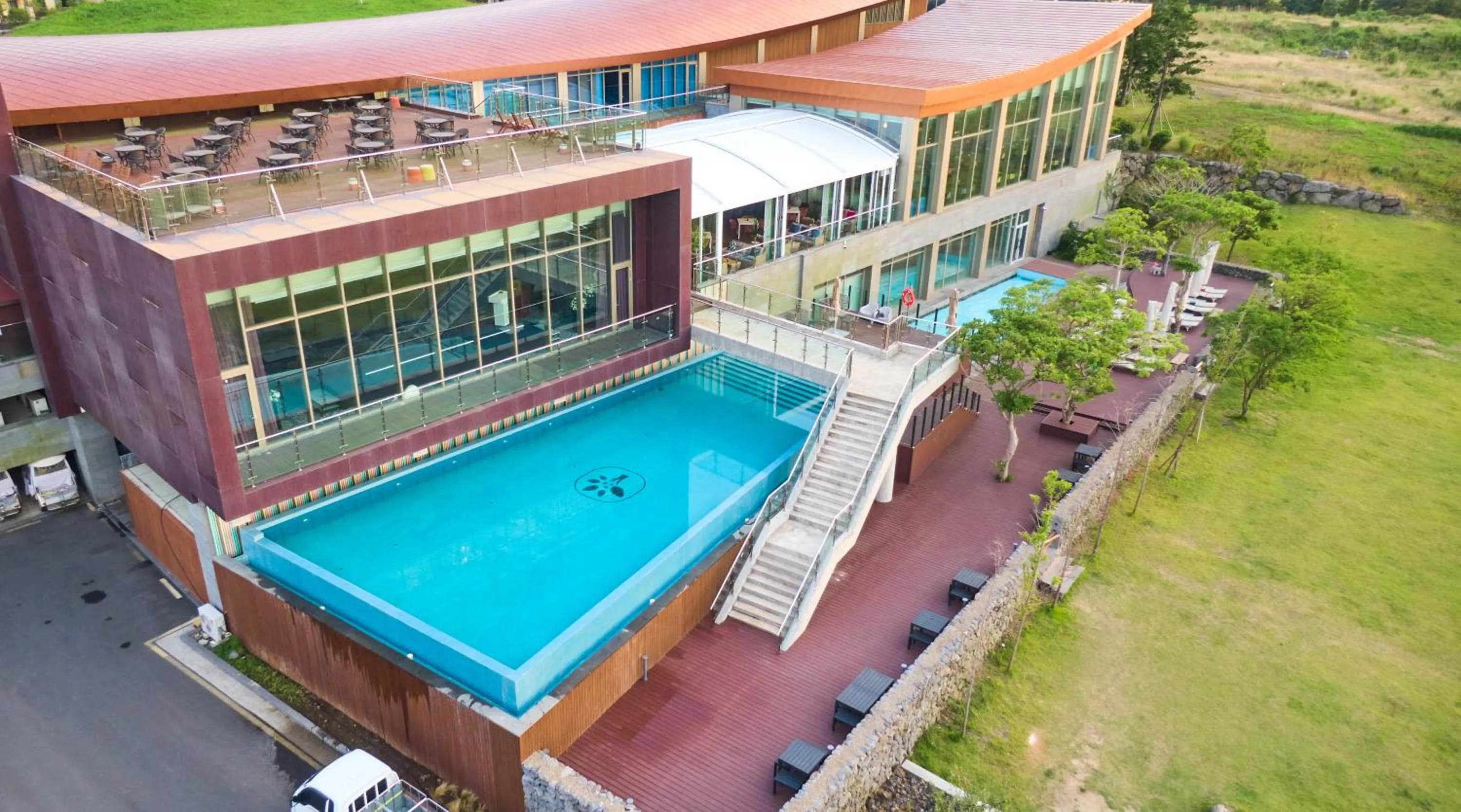 Camphortree Hotel and Resort