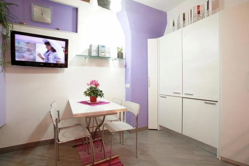 Kitchen or kitchenette in I Coralli rooms & apartments