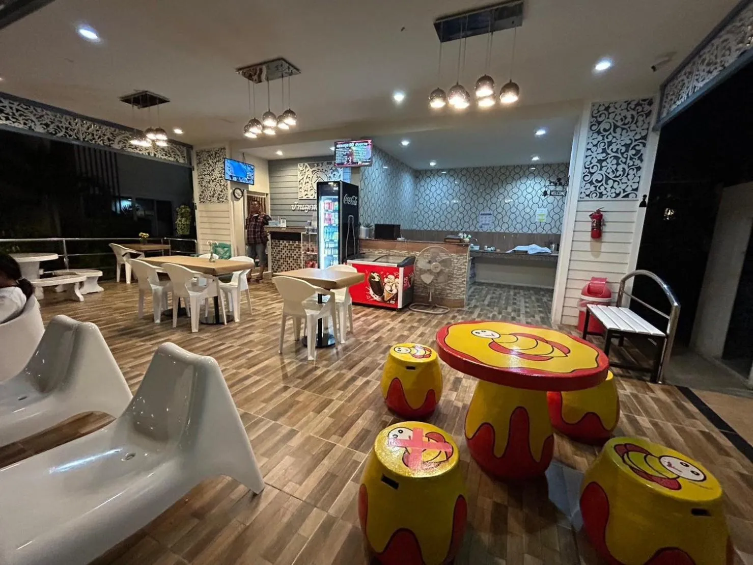 Restaurant/places to eat in Baanloksouylokchay