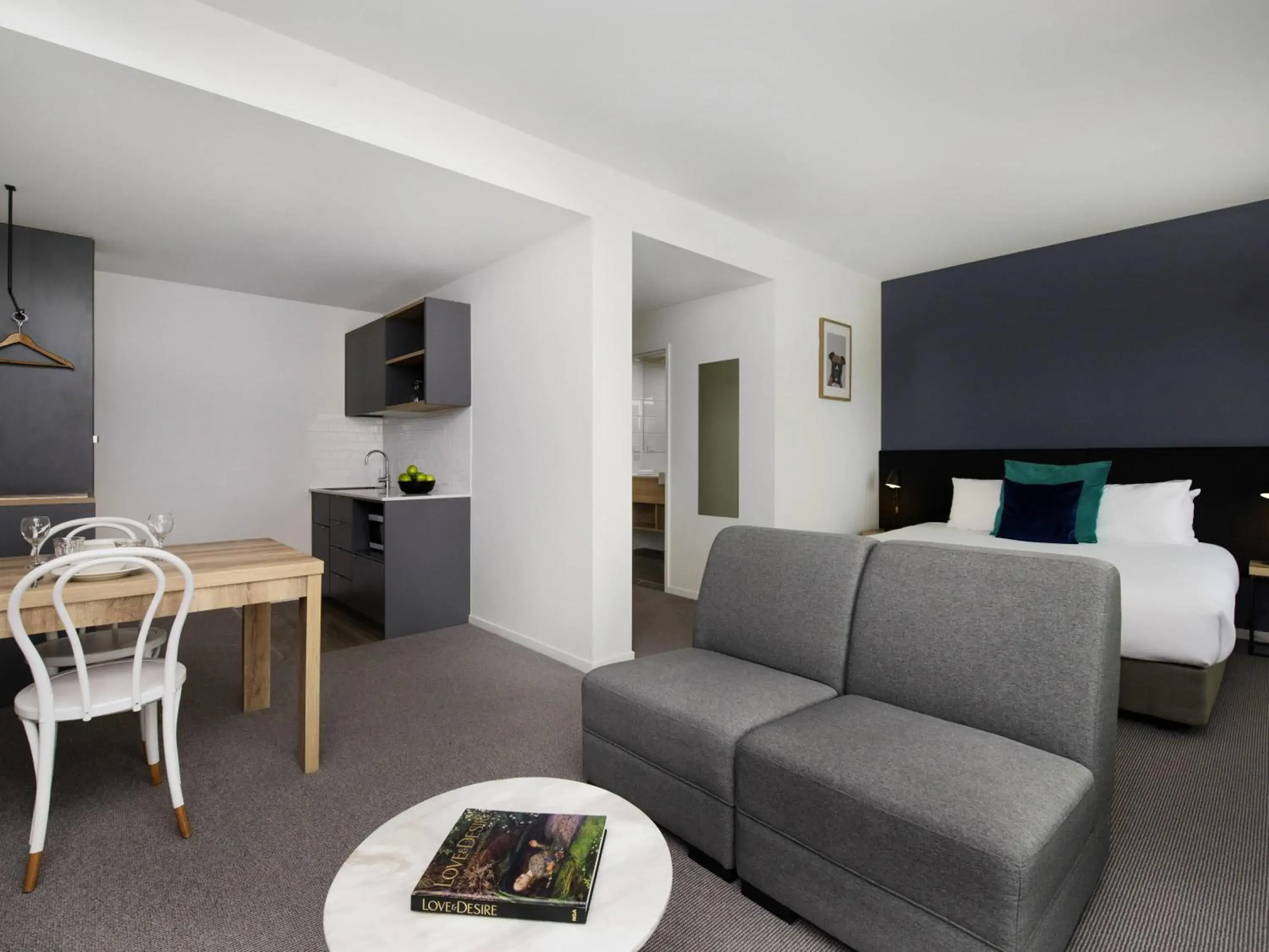 King or Twin Suite in Mantra MacArthur Hotel King or Twin Suite in Mantra MacArthur Hotel