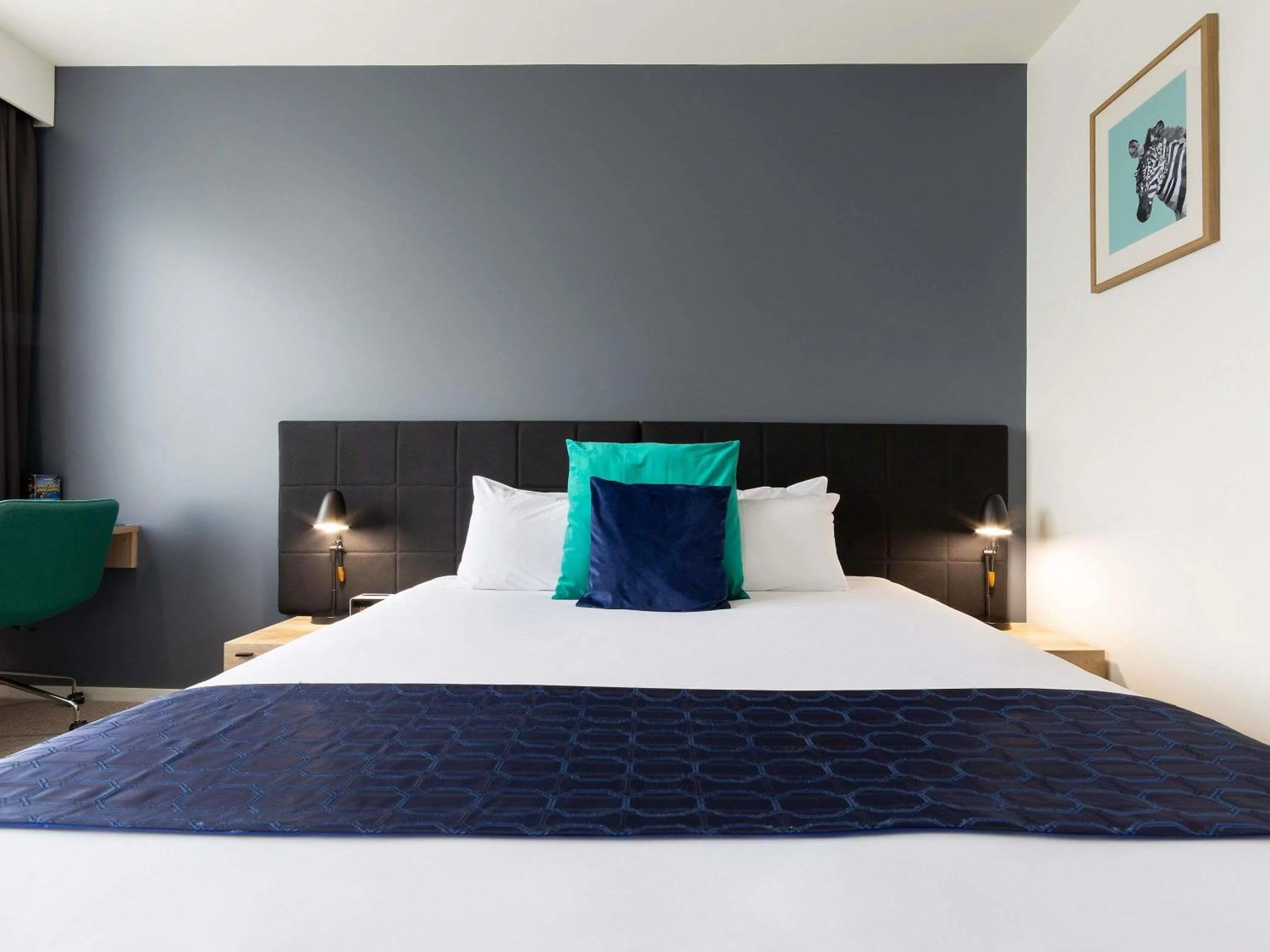 Bedroom, Bed in Mantra MacArthur Hotel