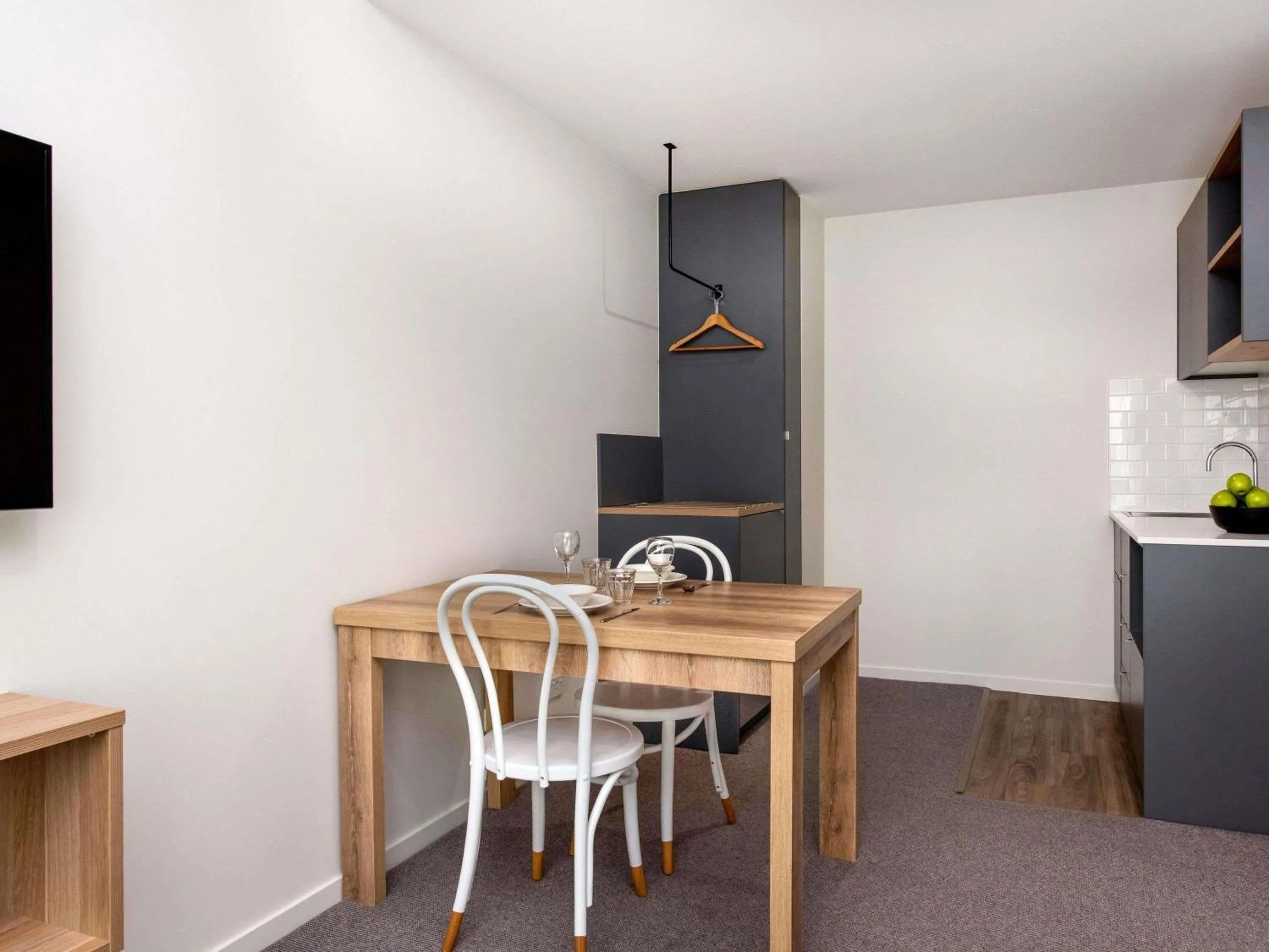 Bedroom in Mantra MacArthur Hotel