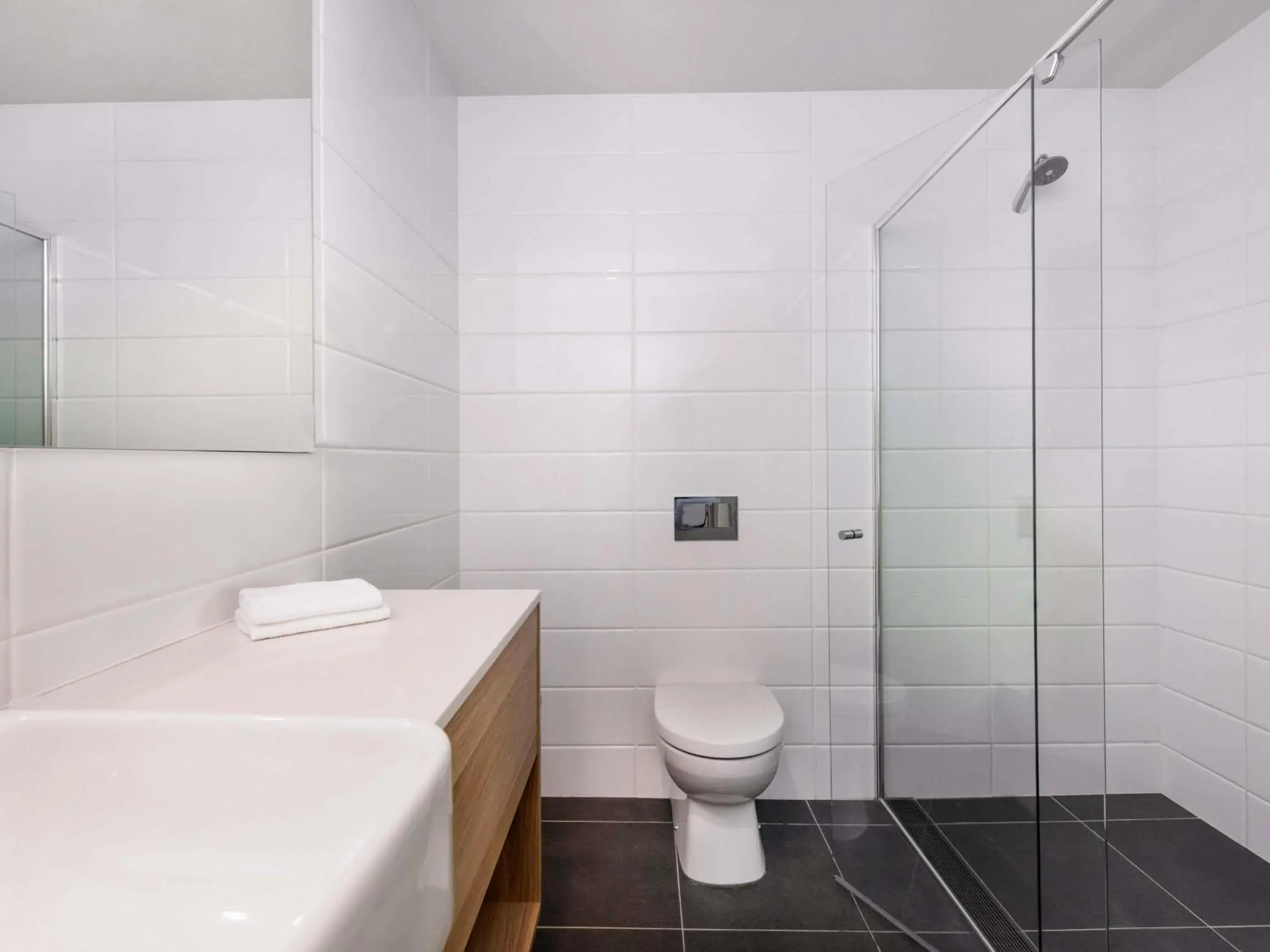 Deluxe King Studio in Mantra MacArthur Hotel Deluxe King Studio in Mantra MacArthur Hotel