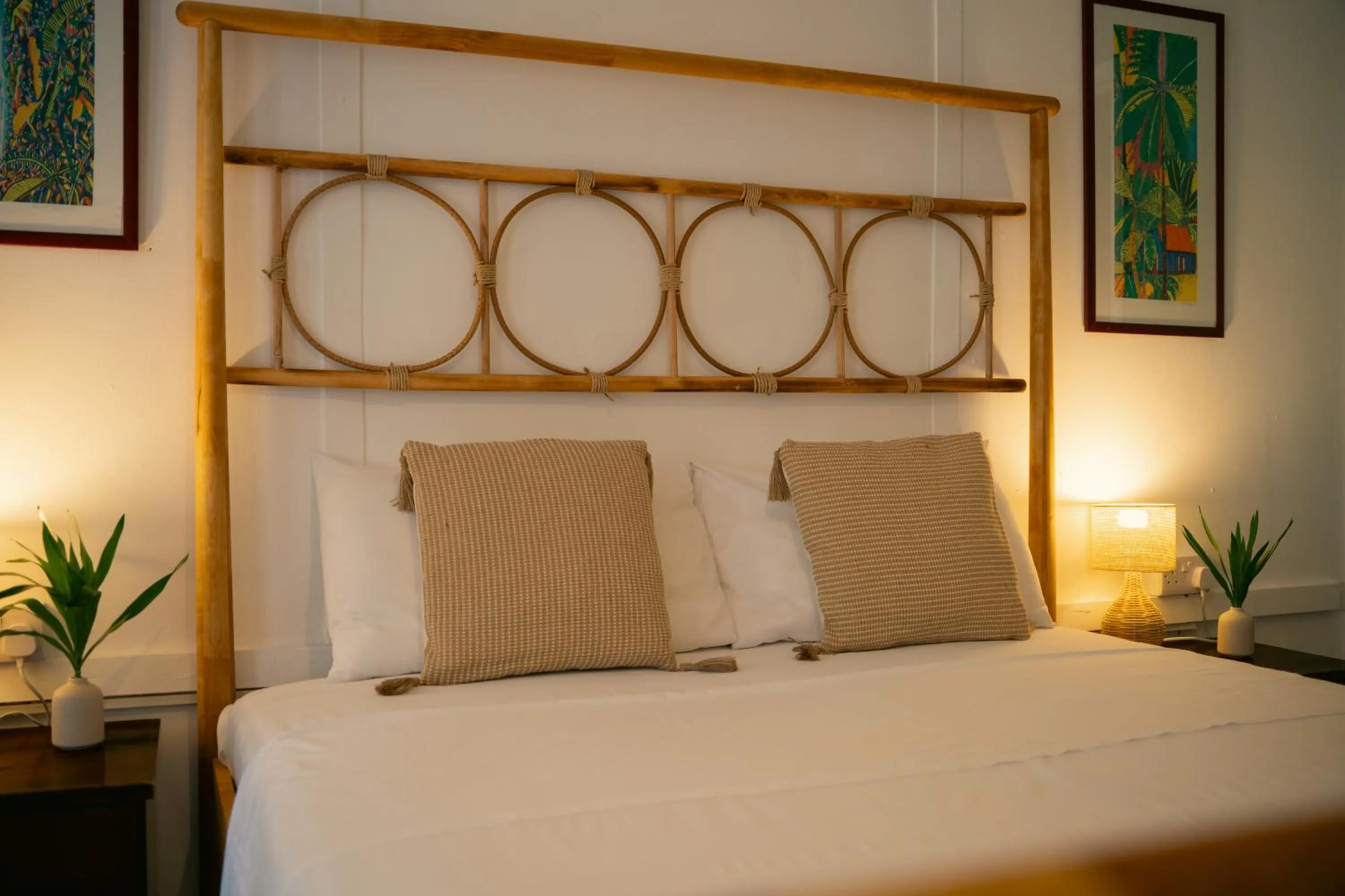 Bed in Beau Vallon Bungalows