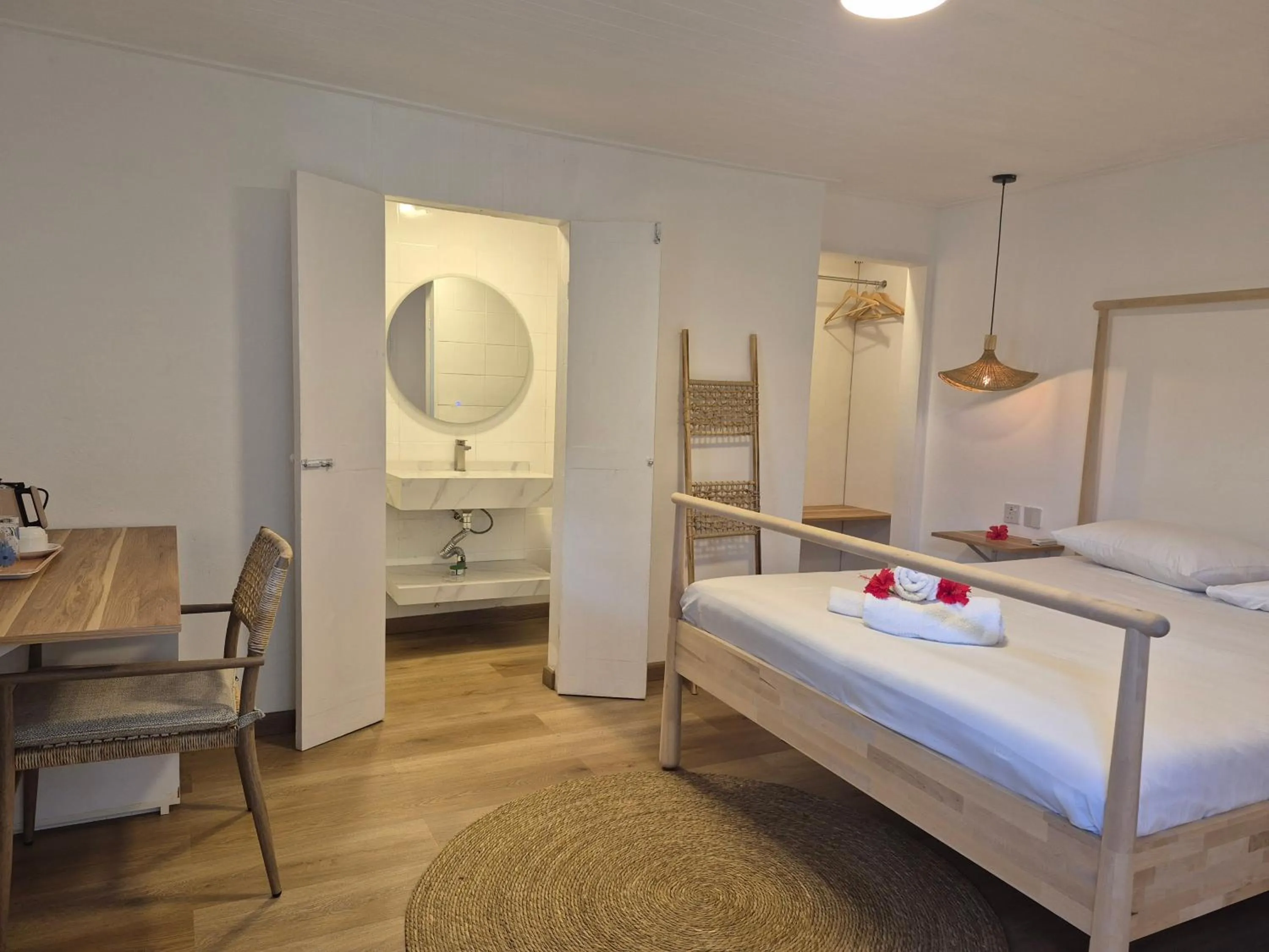 Double Room in Beau Vallon Bungalows