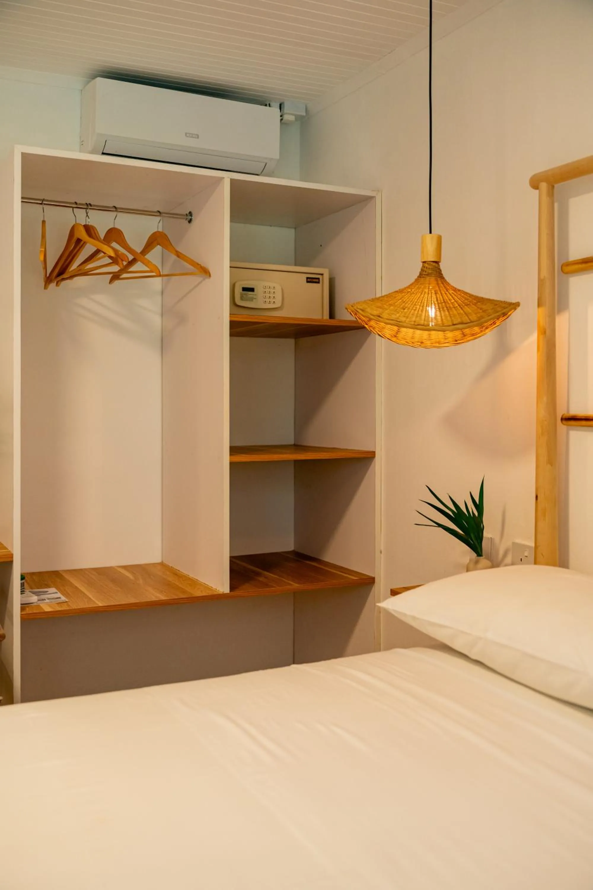 Bed in Beau Vallon Bungalows