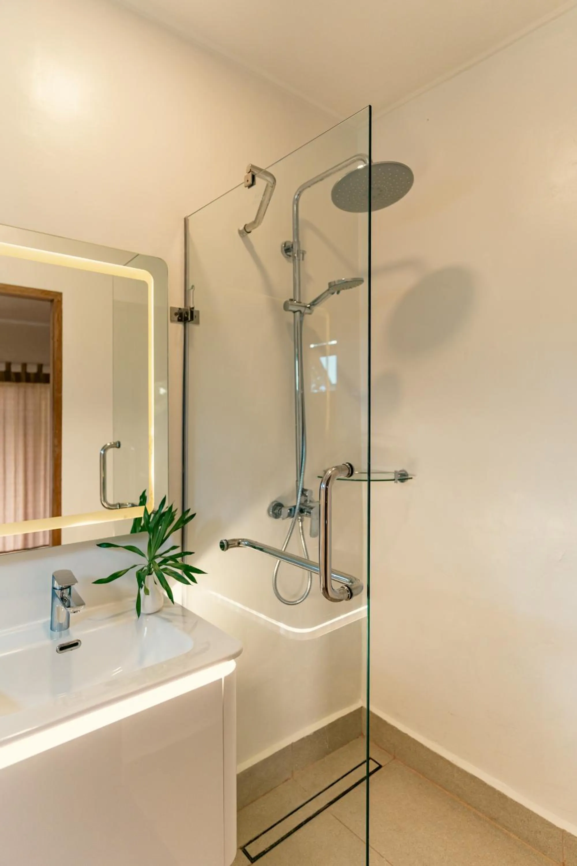 Beau Vallon Bungalows