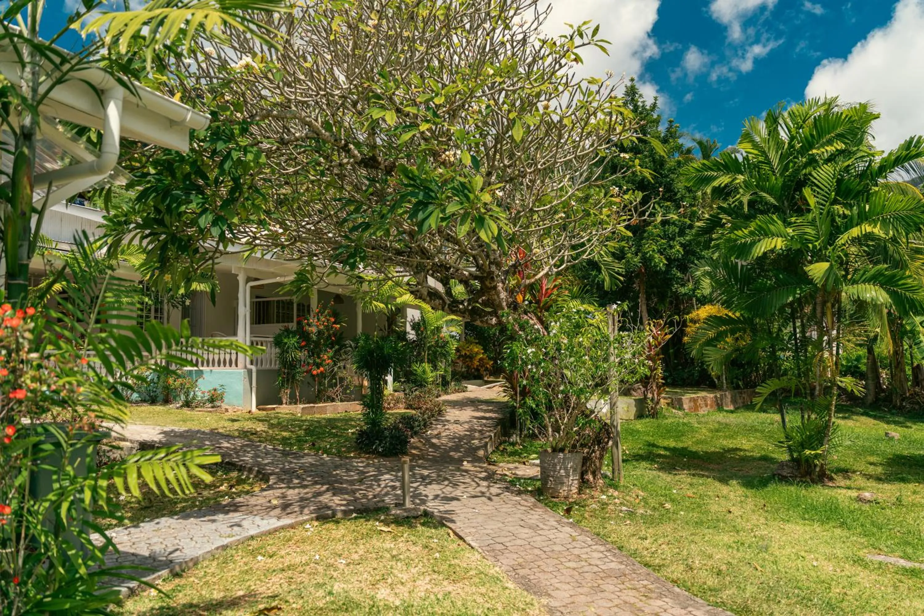 Beau Vallon Bungalows