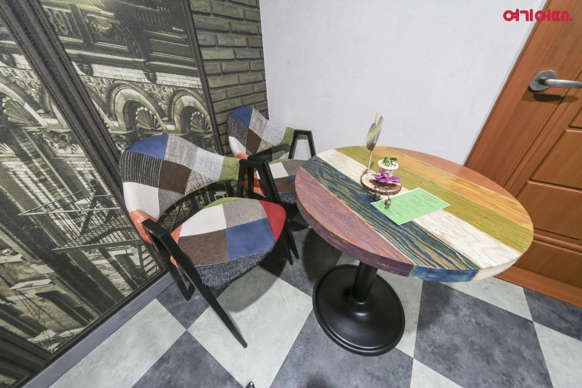 Photo of the whole room in Sky Motel