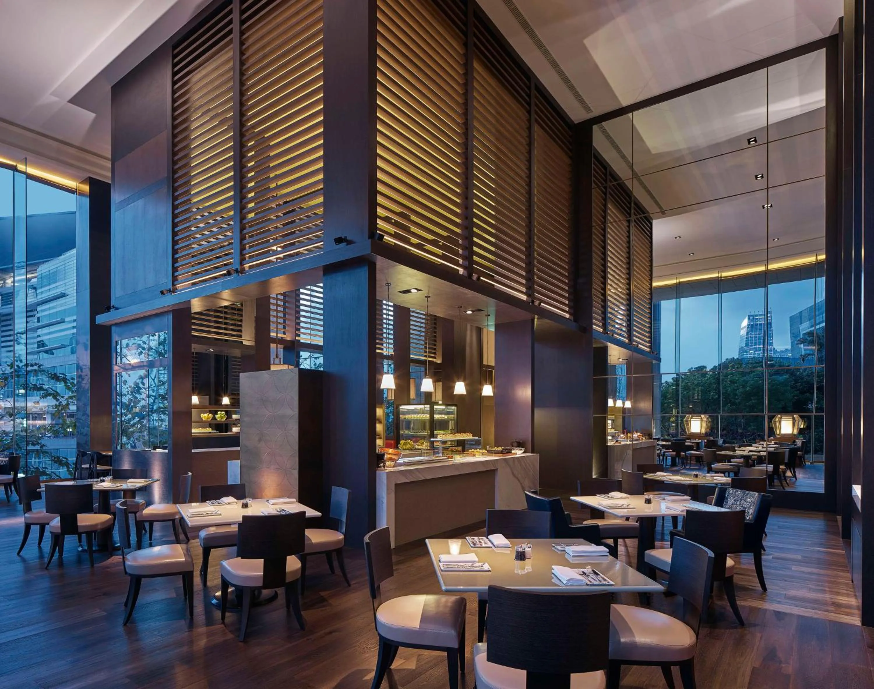 Restaurant/places to eat in Grand Hyatt Hong Kong