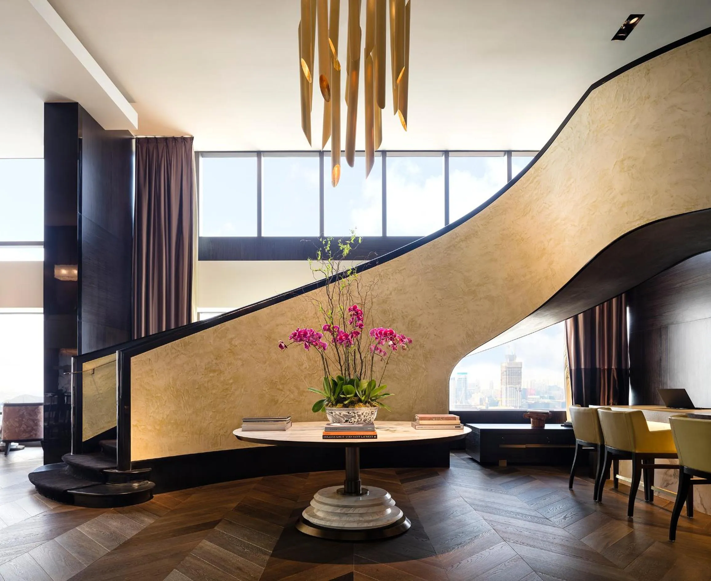 Lounge or bar in Grand Hyatt Hong Kong