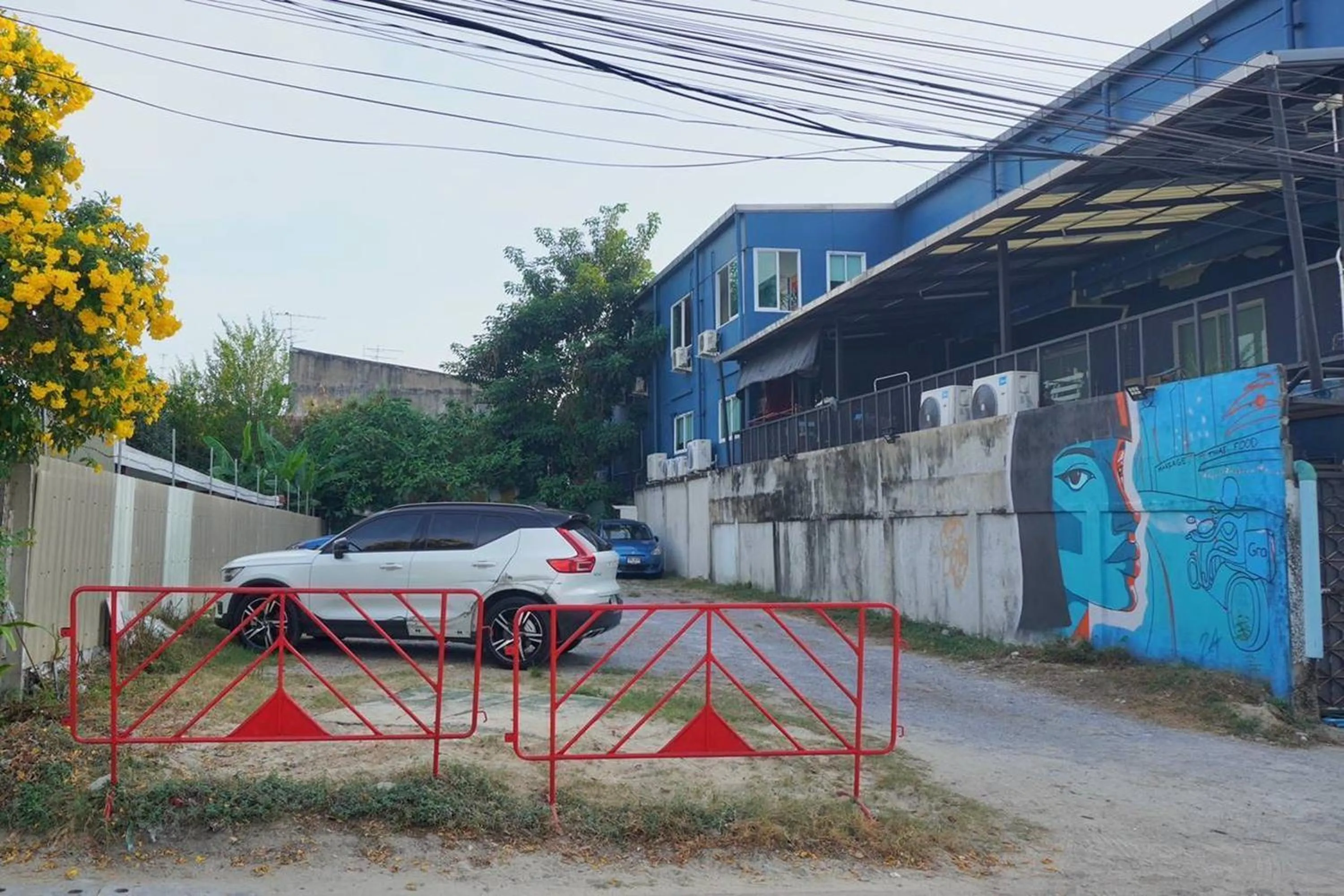 Parking in BW Thai Art Style Hotel