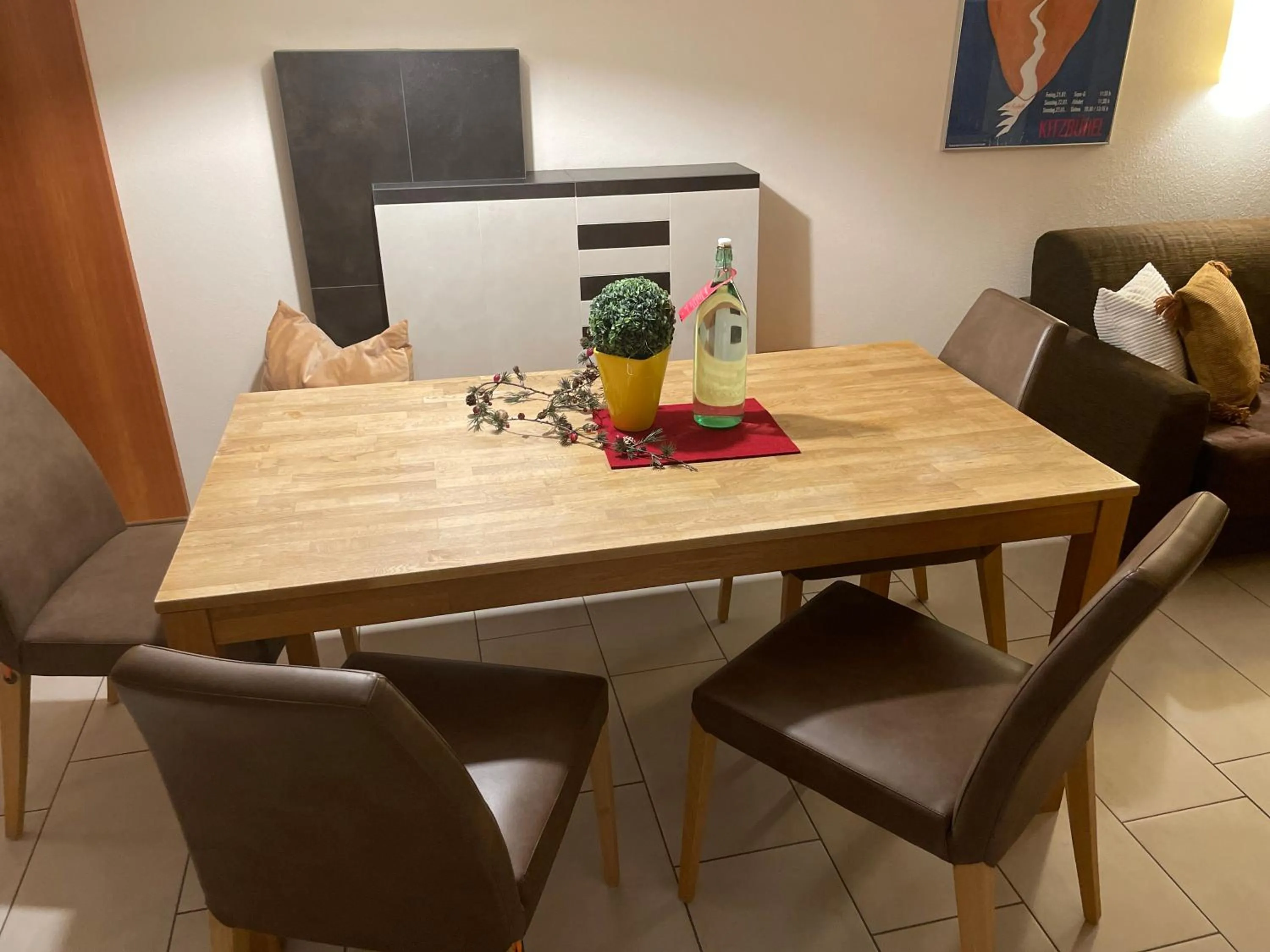 Dining area in Apart-Elisabeth