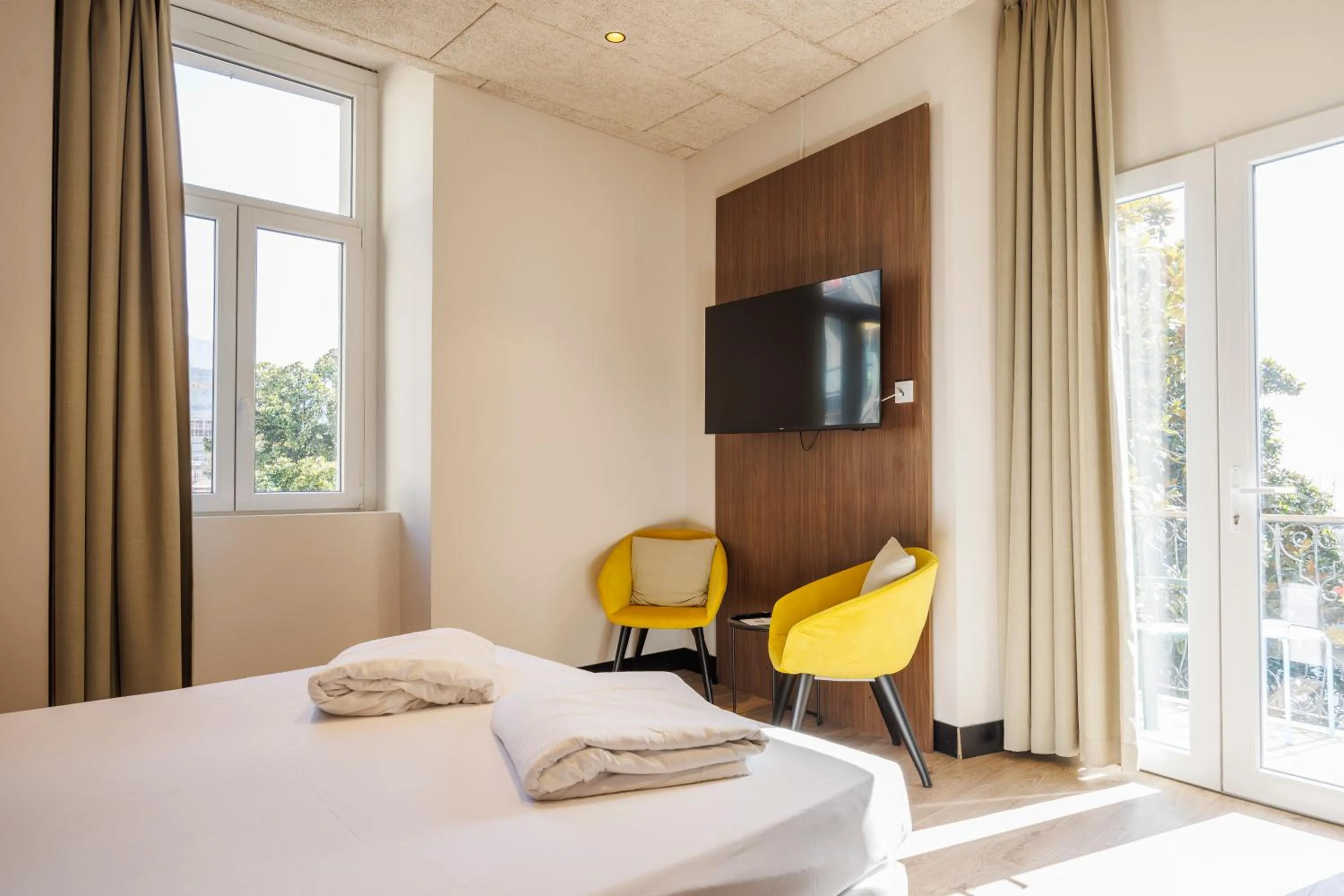 Bedroom, Bed in Grand Hotel Riva