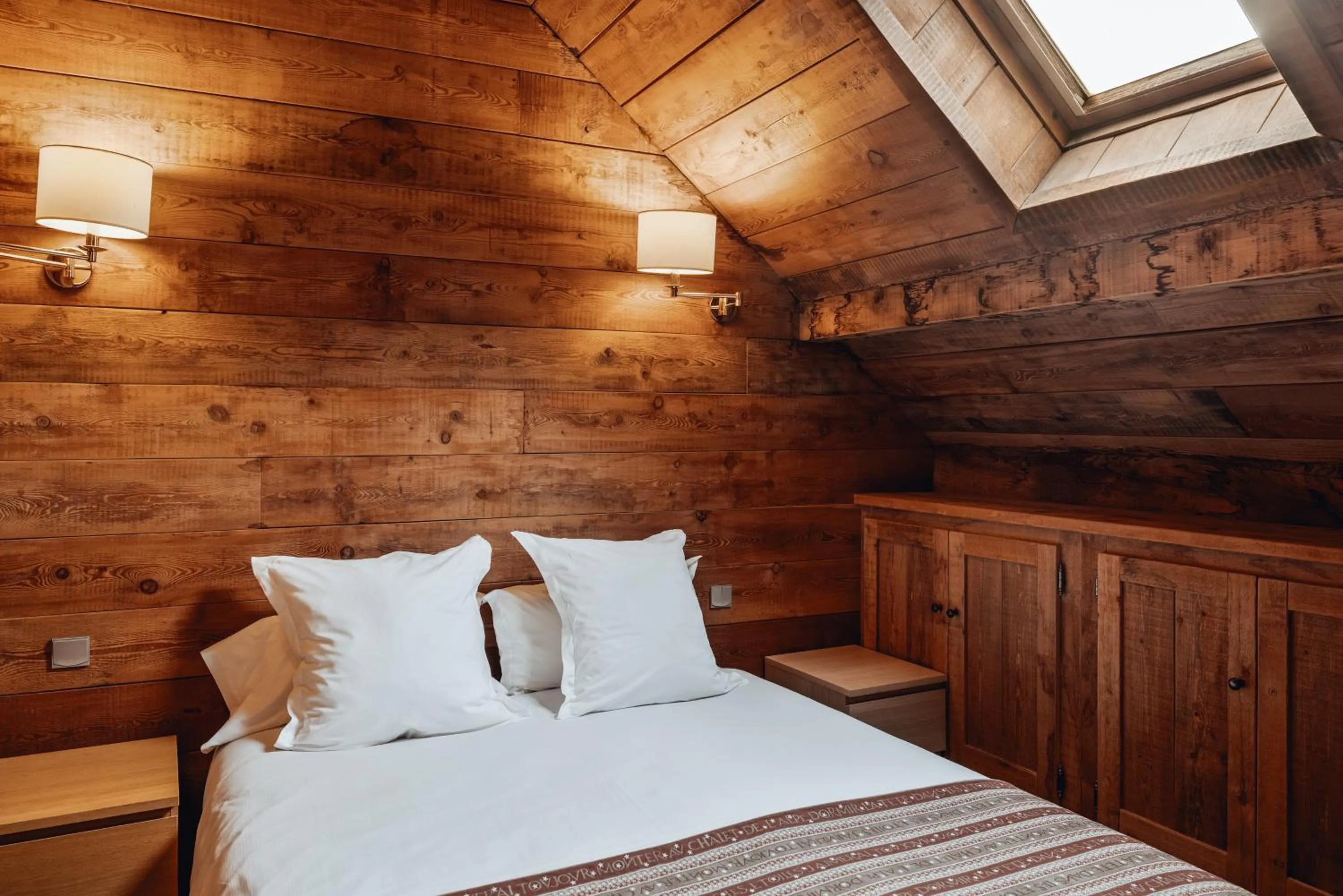 Bedroom, Bed in Alliey & Spa Piscine Appart-hôtel Serre chevalier