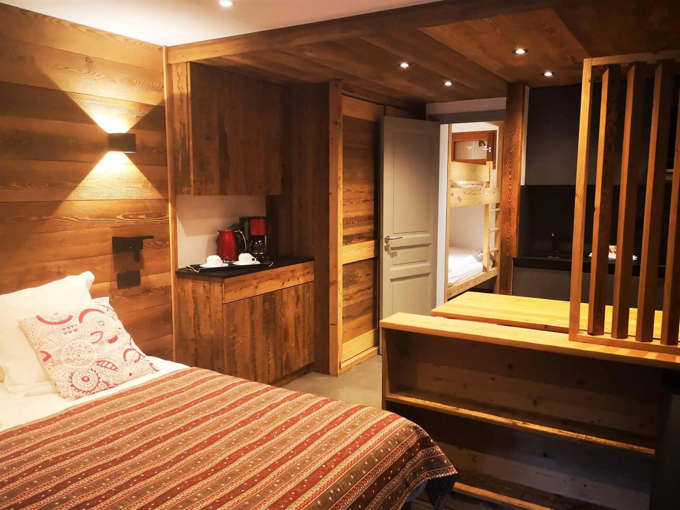 Bedroom, Bed in Alliey & Spa Piscine Appart-hôtel Serre chevalier