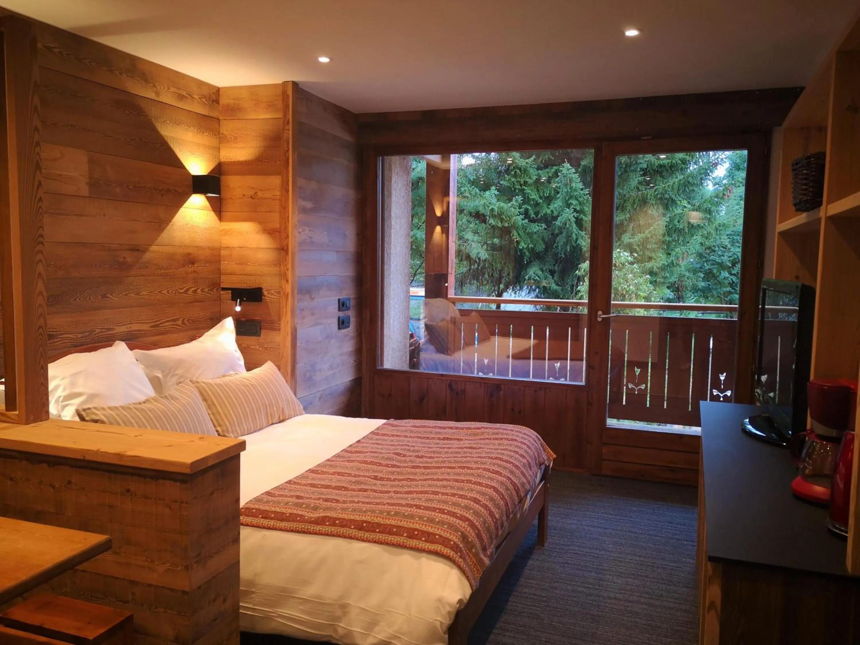 Bedroom, Bed in Alliey & Spa Piscine Appart-hôtel Serre chevalier