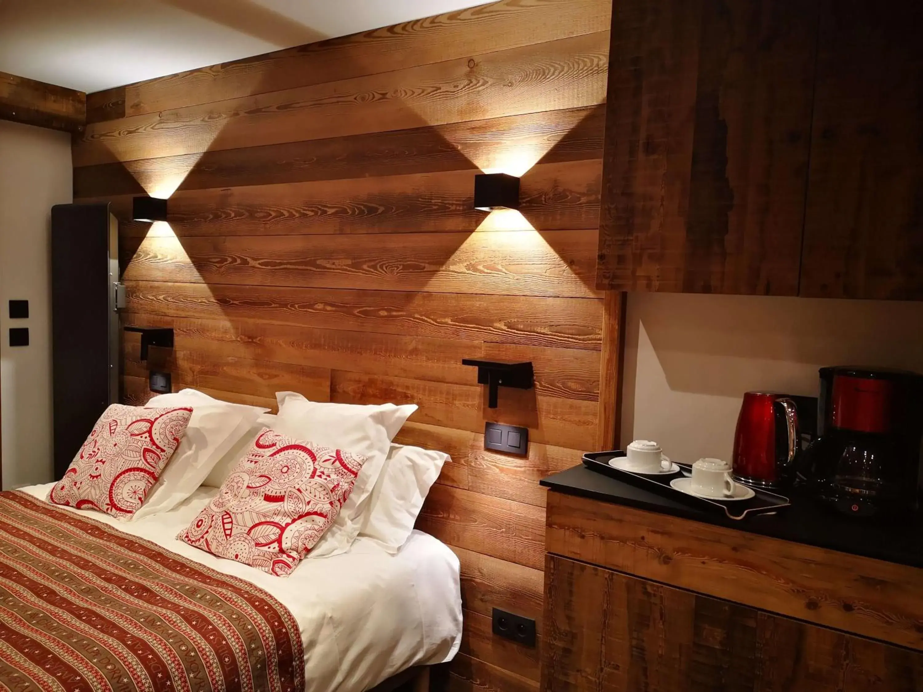 Appart-hotel 2 pers - Acces GRATUIT Spa 300m2 in Alliey & Spa Piscine Appart-hôtel Serre chevalier Appart-hotel 2 pers - Acces GRATUIT Spa 300m2 in Alliey & Spa Piscine Appart-hôtel Serre chevalier