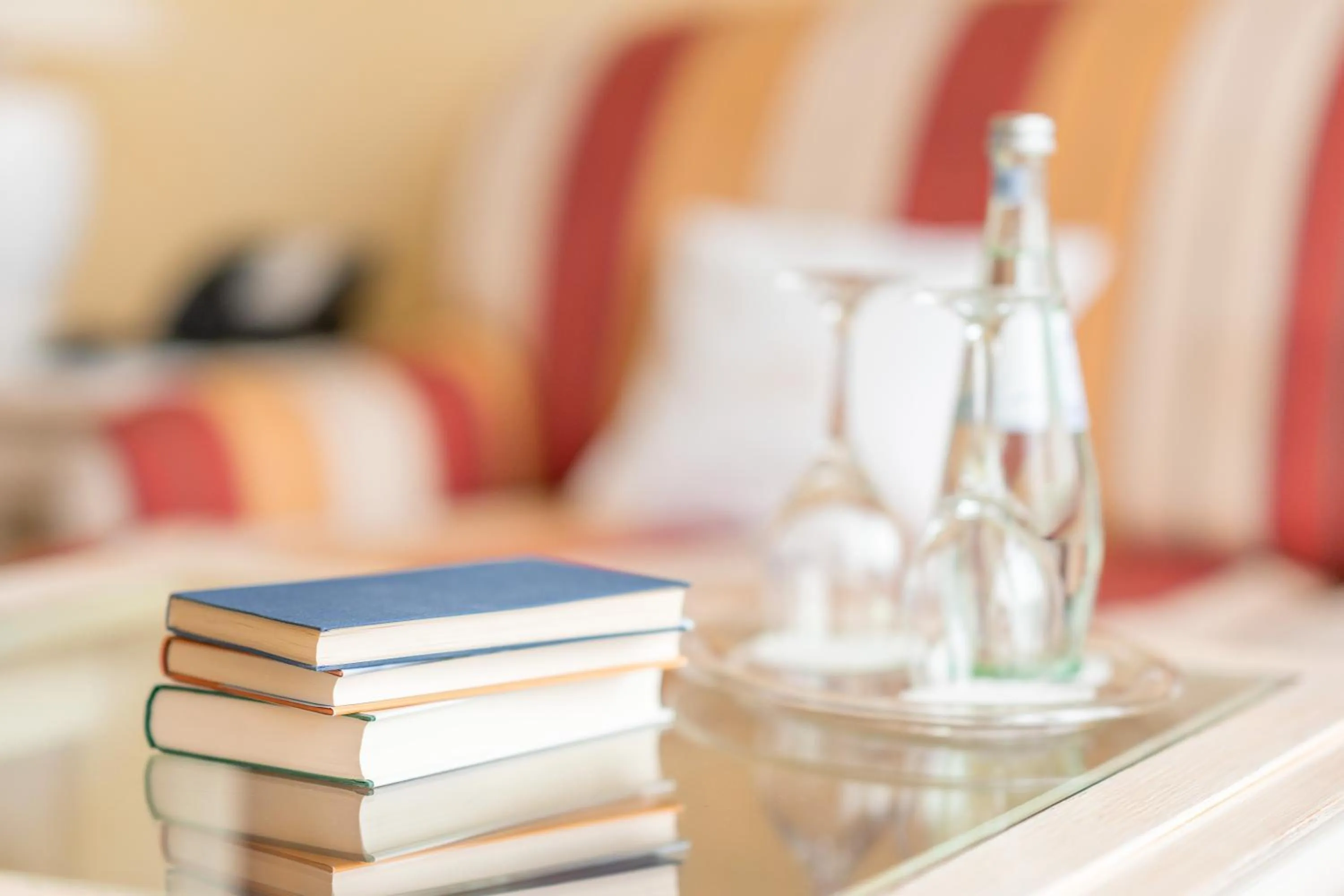 Library, Bed in Grand Hotel Binz