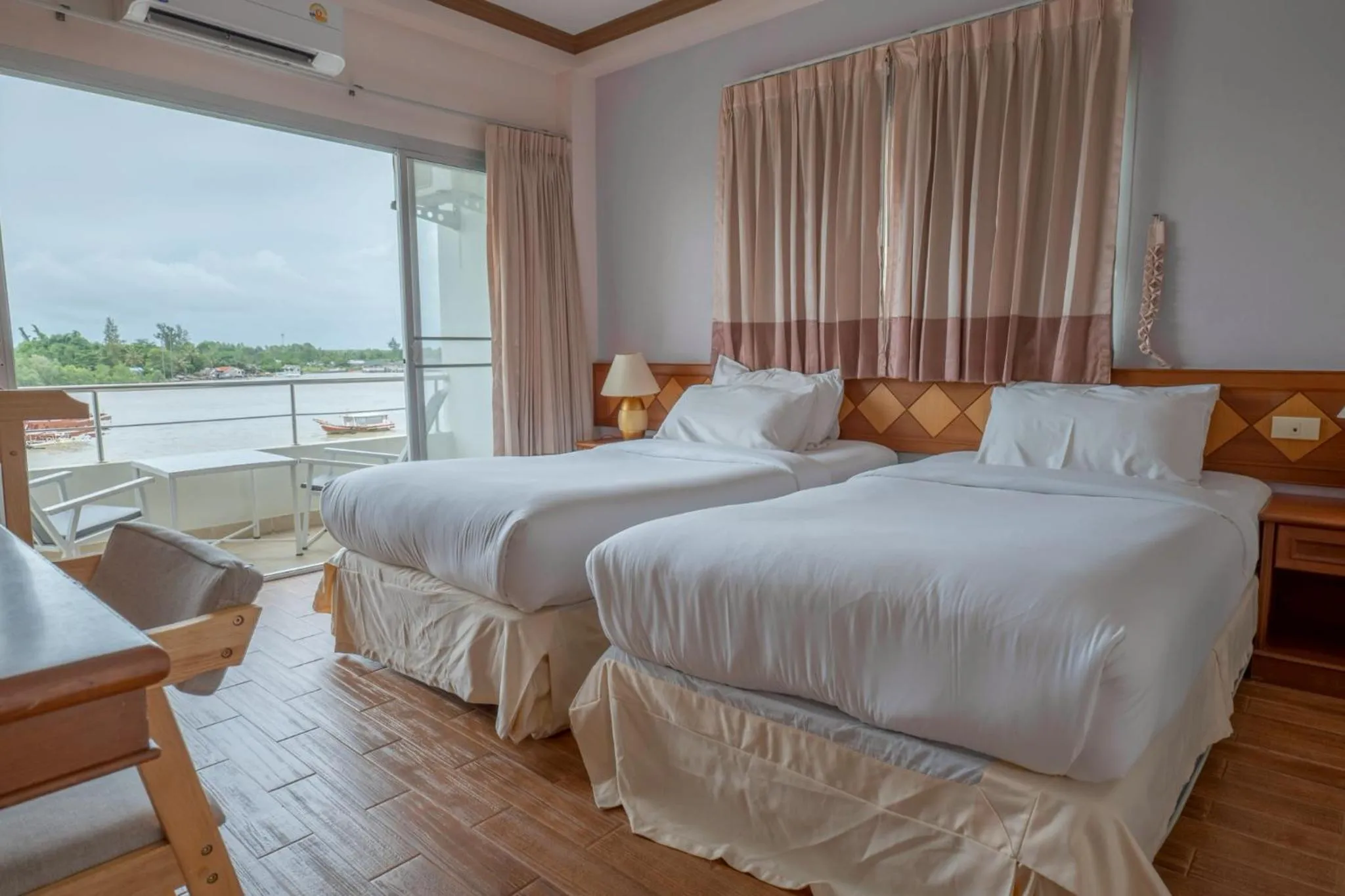 Bed in Krabi River Hotel