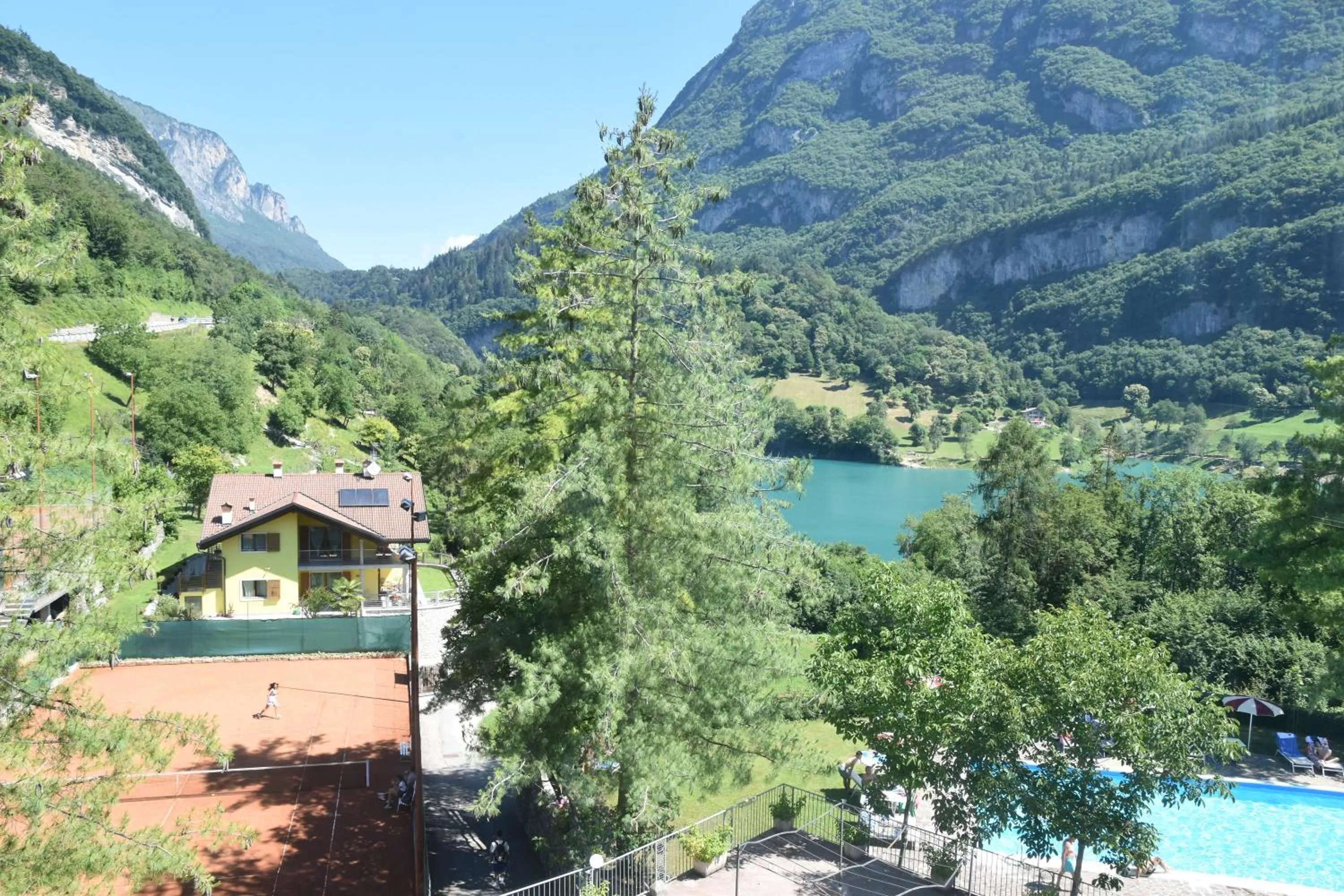 Tennis court in Club Hotel Tenno