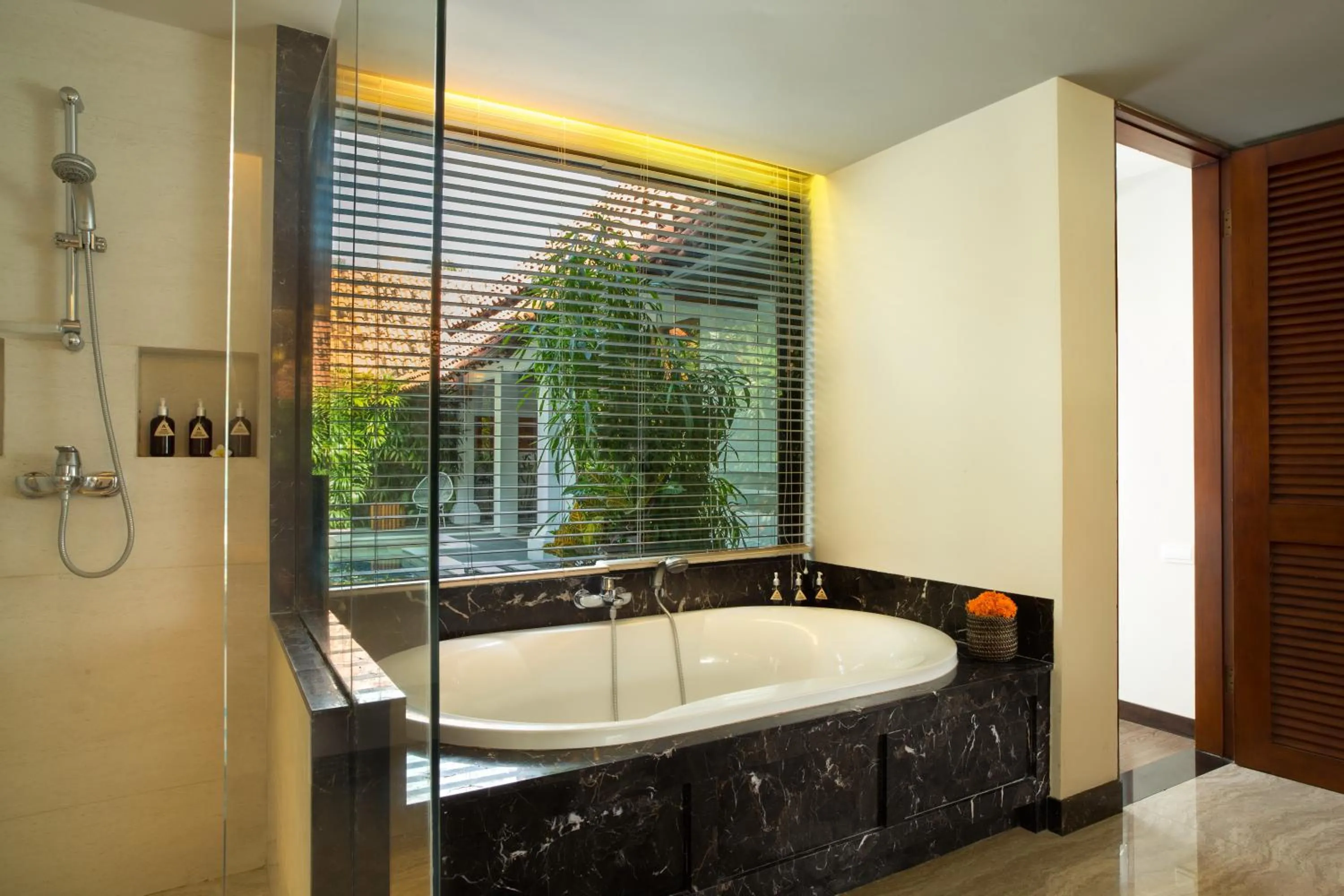 Shower in Alaya Dedaun Kuta