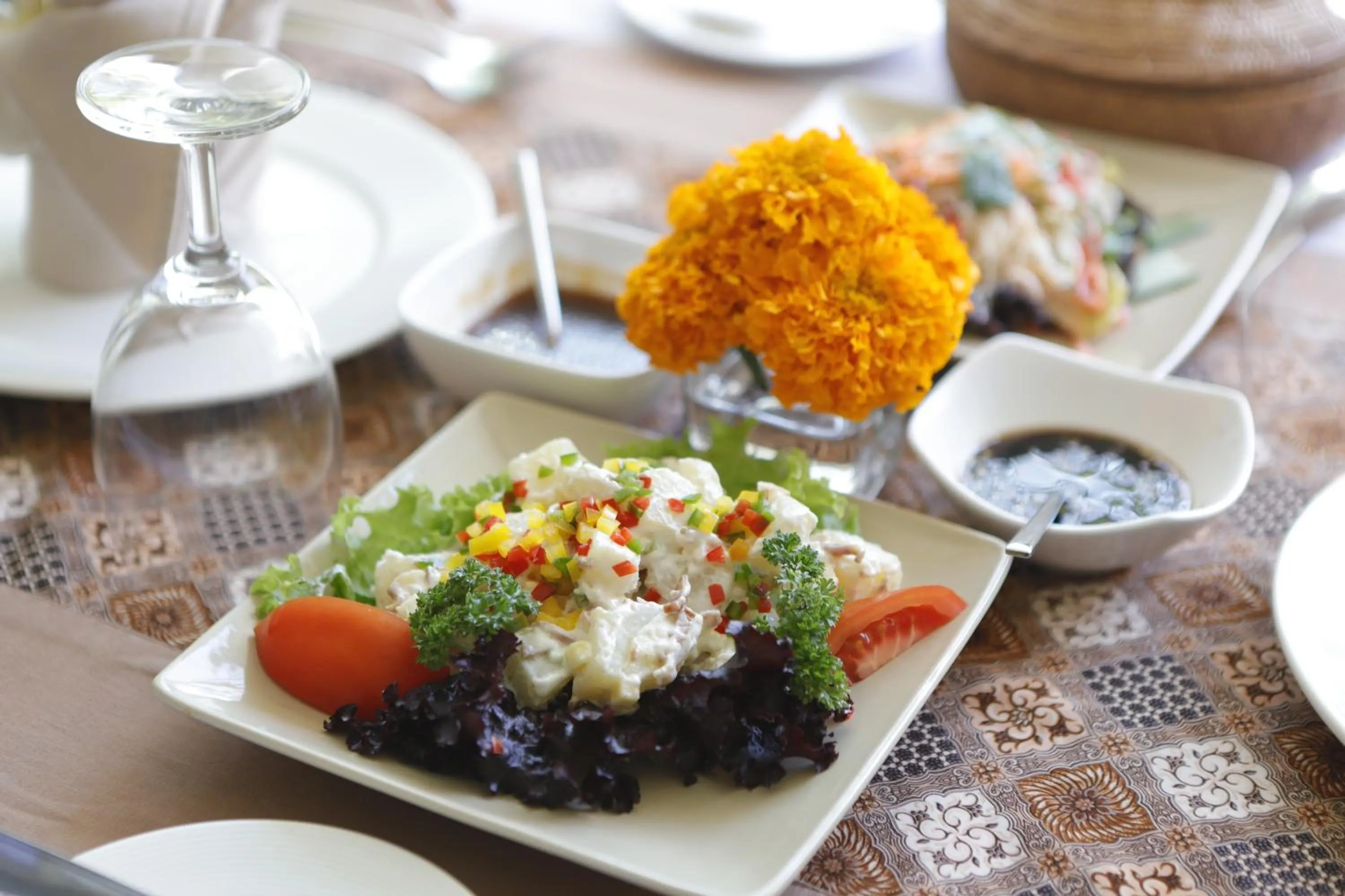 Food in Alaya Dedaun Kuta