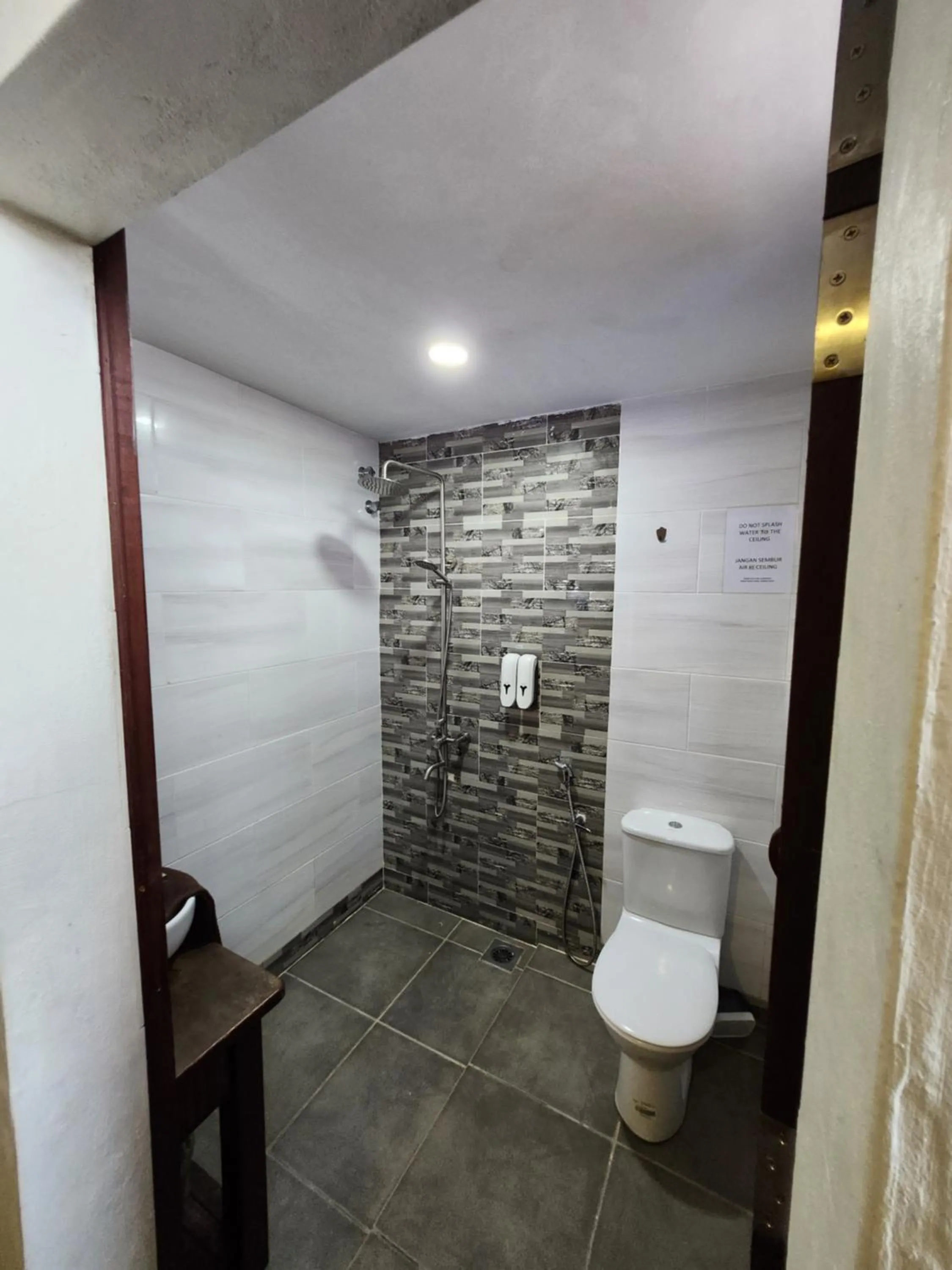 Shower in Uptown Eco Hotel